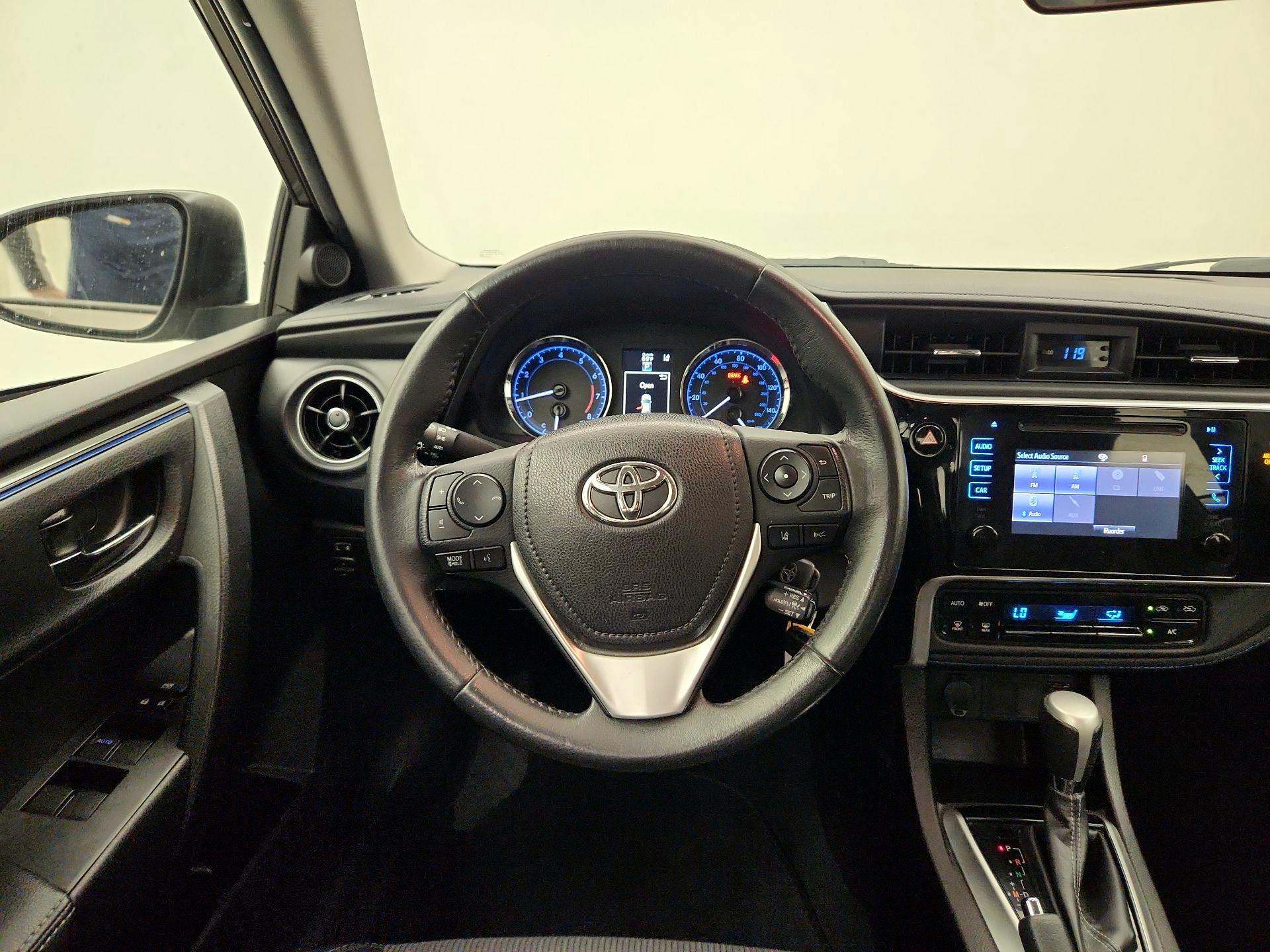 Thumbnail: 2017 Toyota Corolla - 10