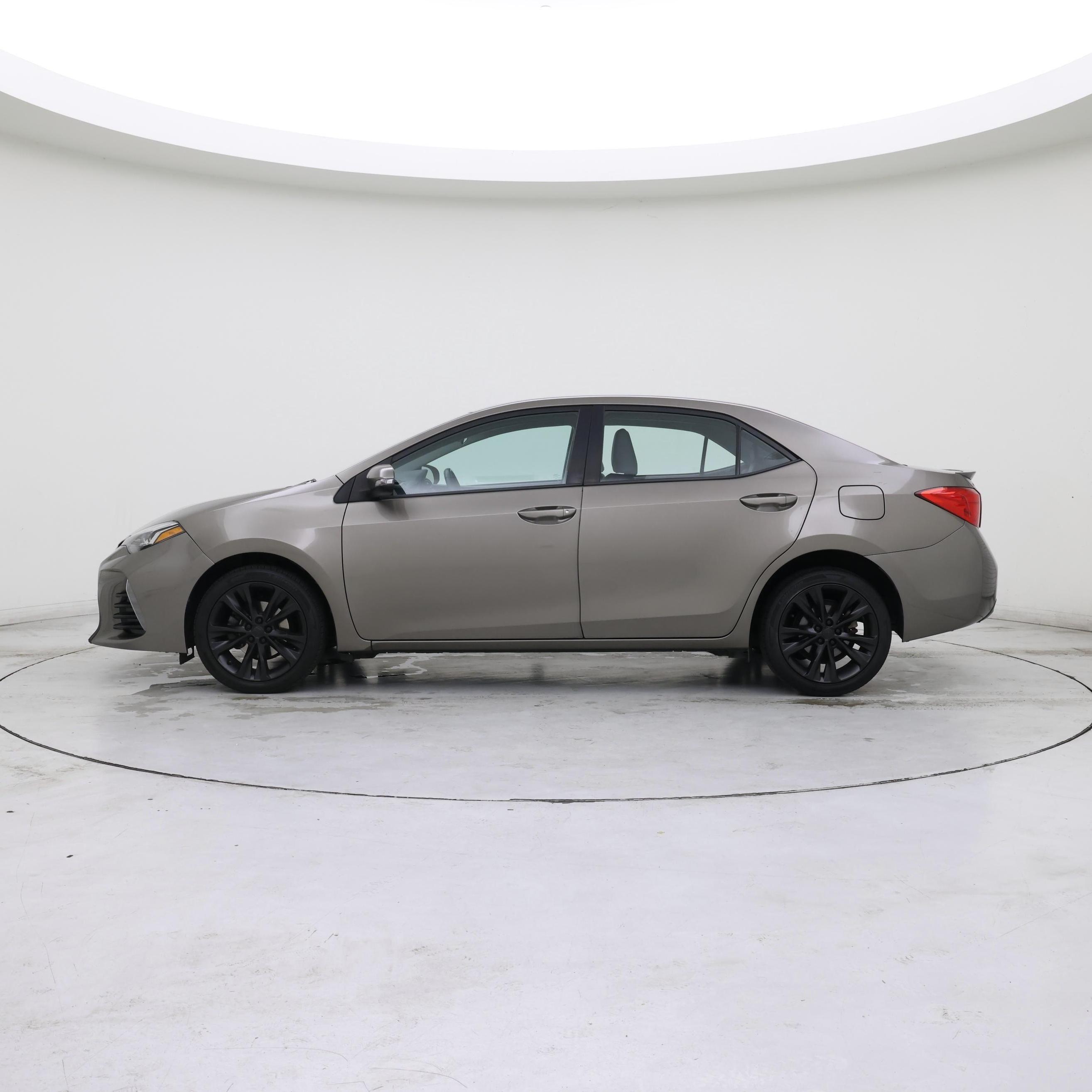 Thumbnail: 2017 Toyota Corolla - 3