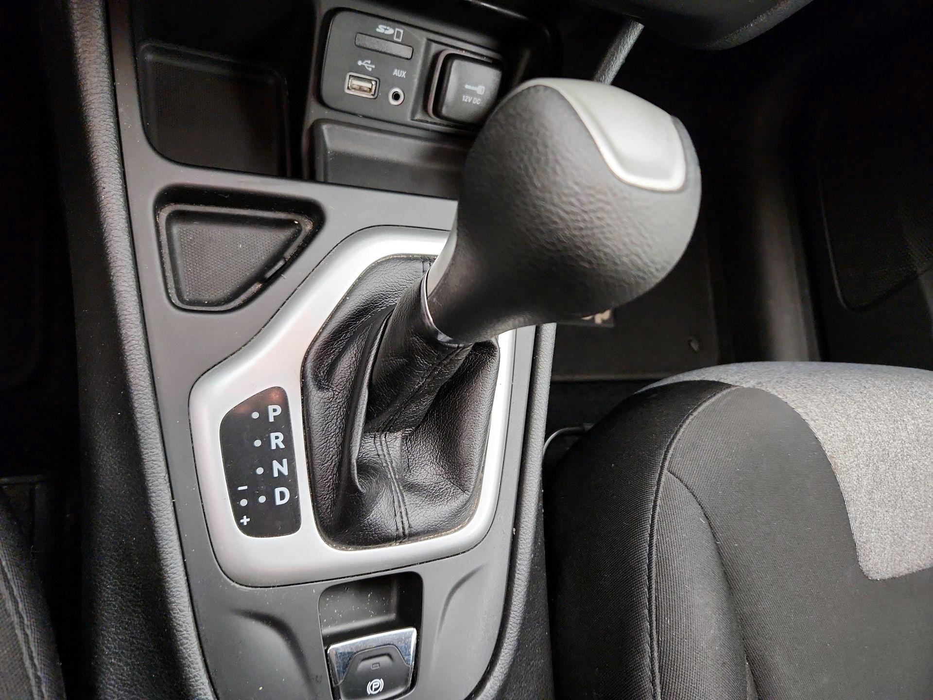 Thumbnail: 2014 Jeep Cherokee - 16