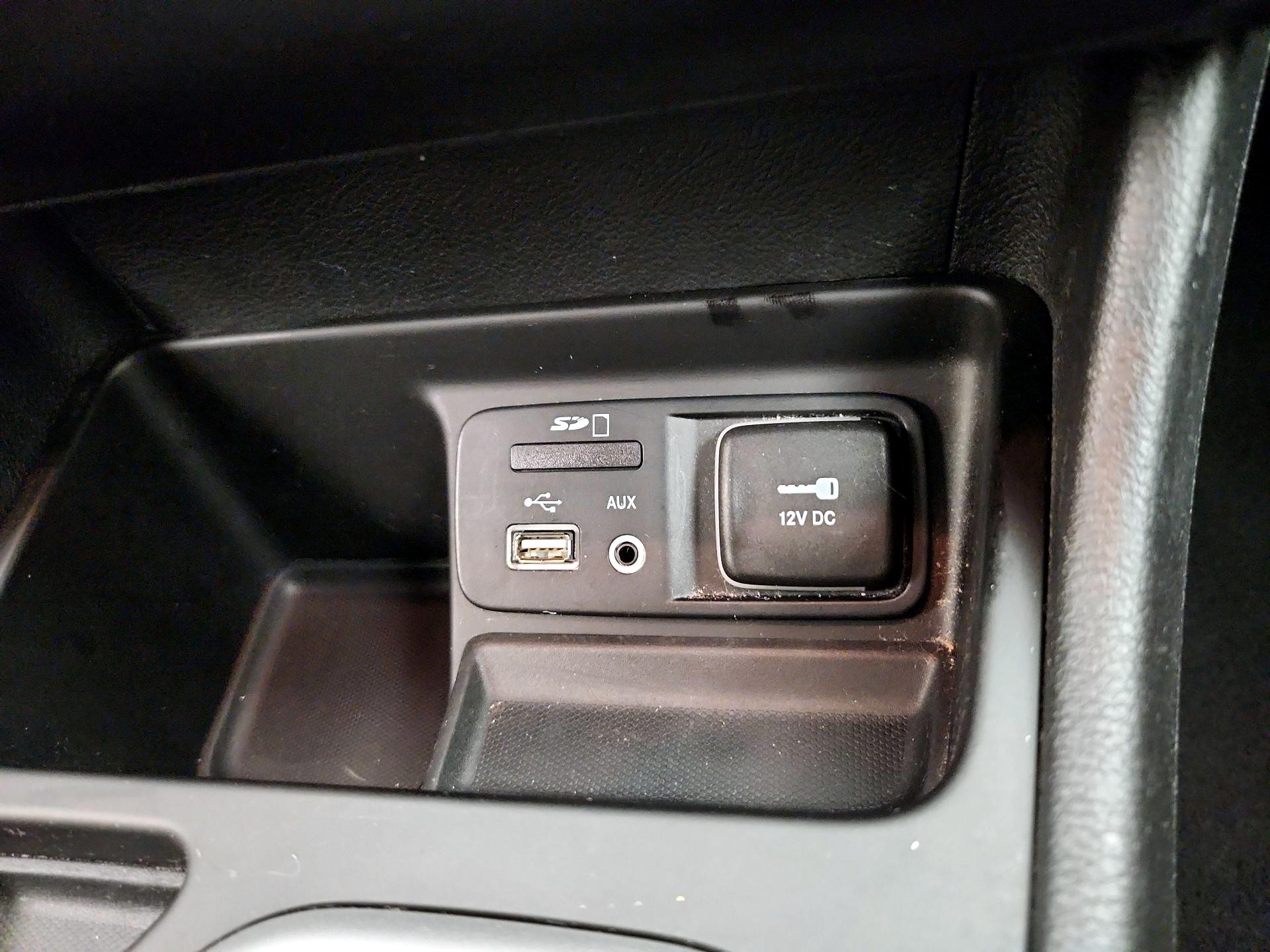 Thumbnail: 2014 Jeep Cherokee - 17
