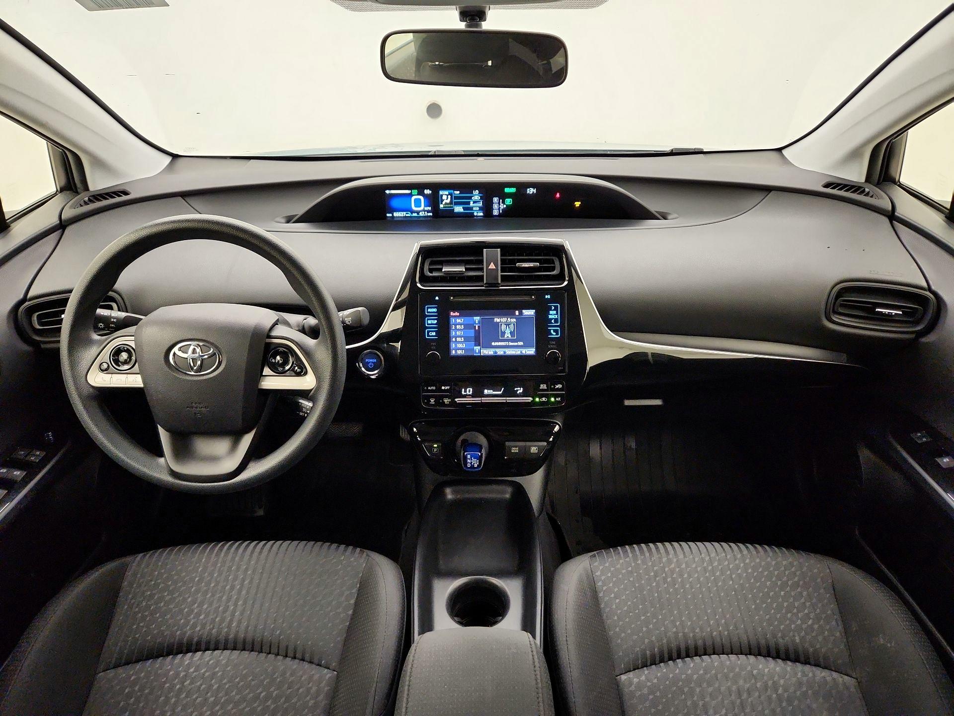 Thumbnail: 2016 Toyota Prius - 9
