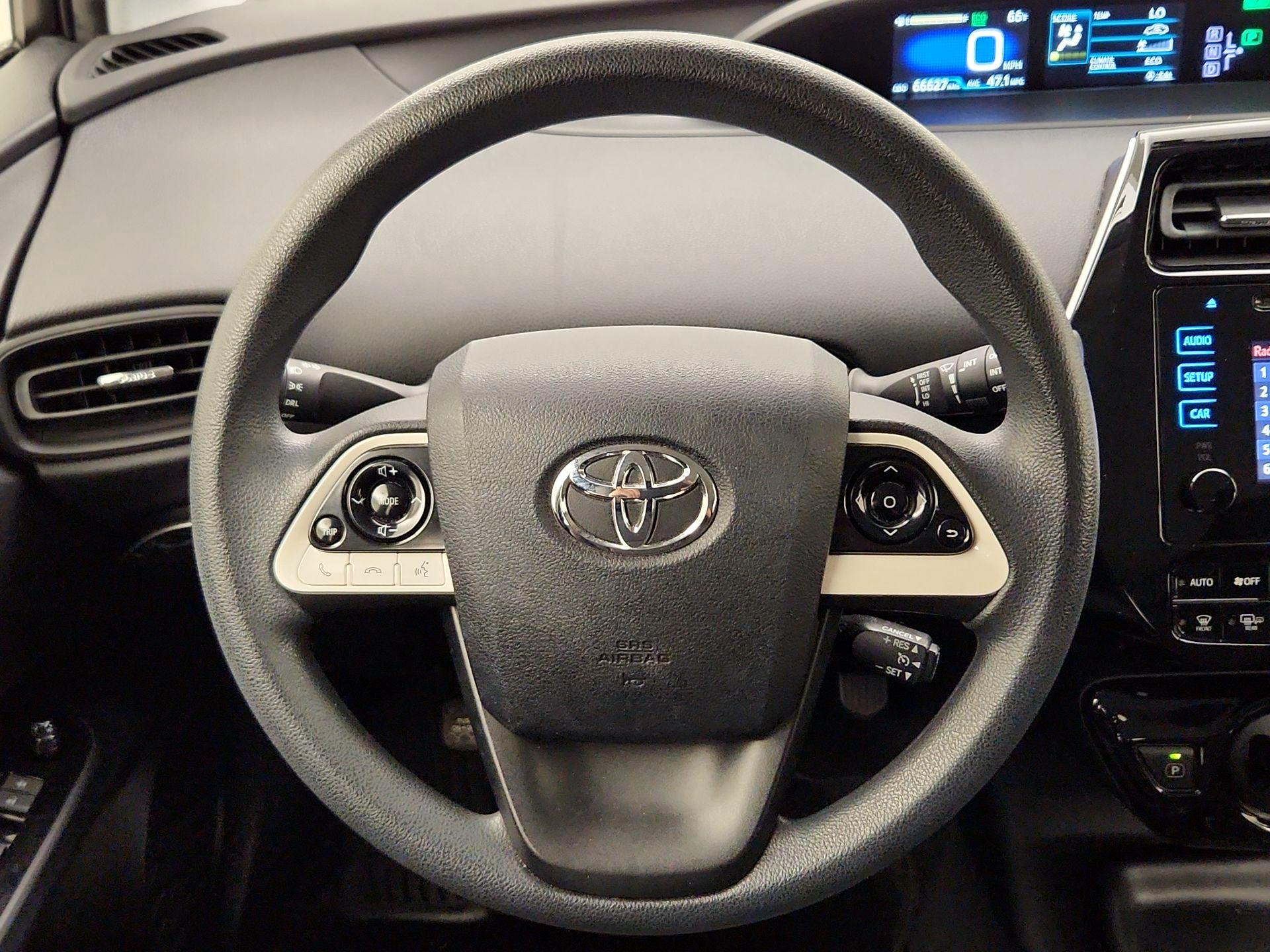 Thumbnail: 2016 Toyota Prius - 10