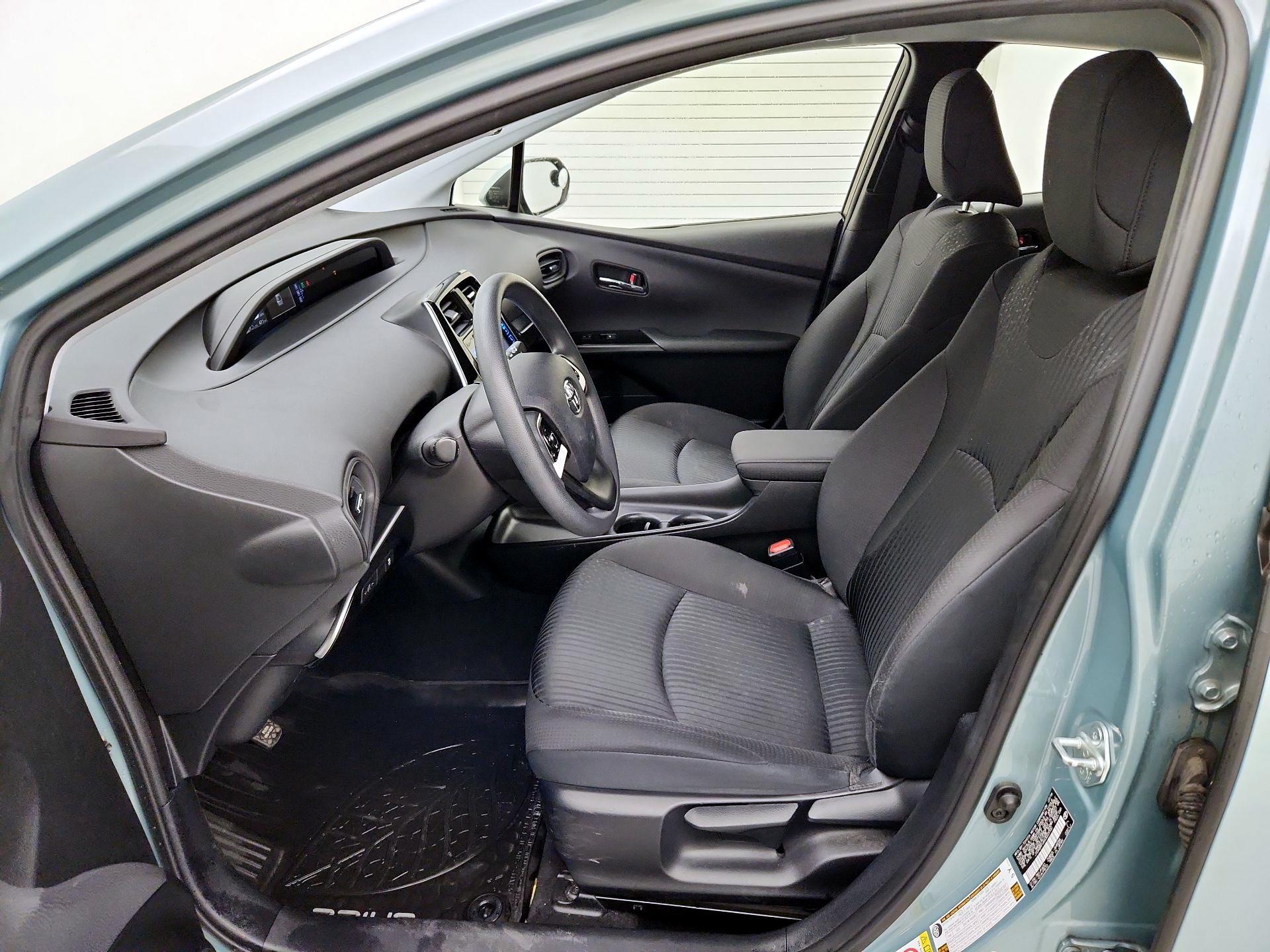 Thumbnail: 2016 Toyota Prius - 11