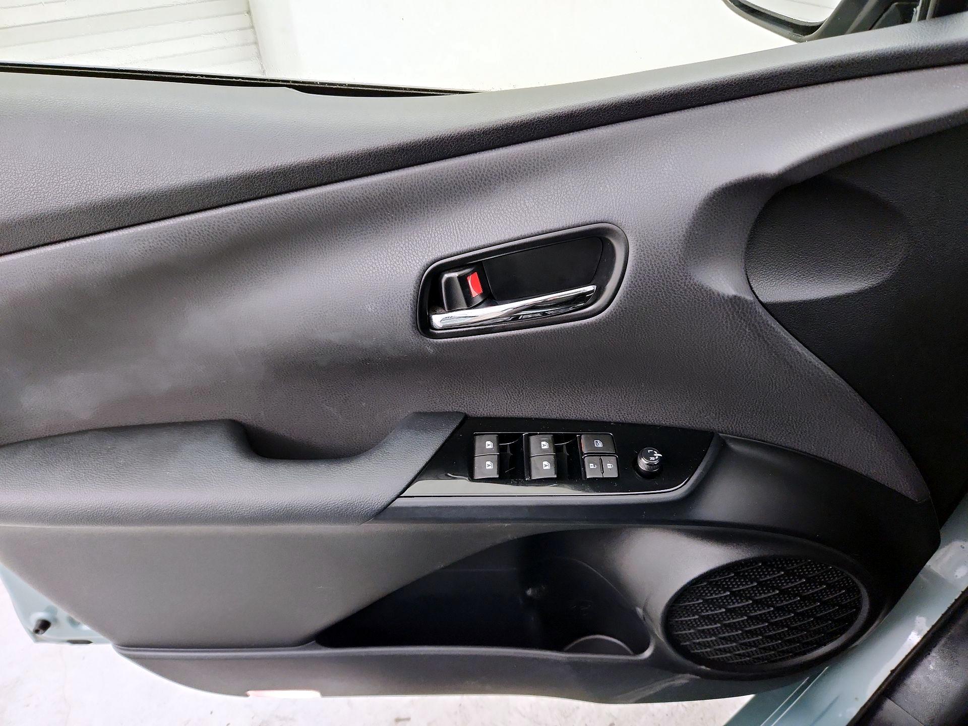 Thumbnail: 2016 Toyota Prius - 12
