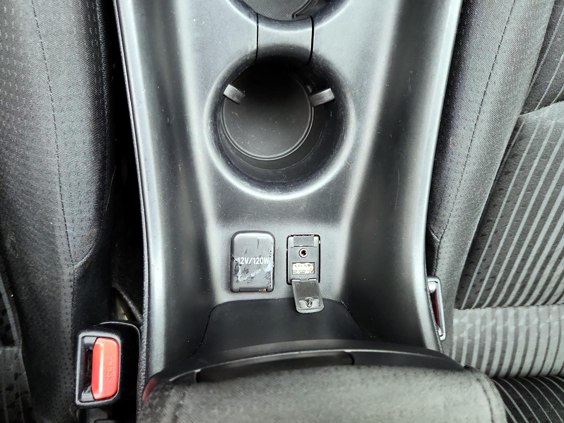 Thumbnail: 2016 Toyota Prius - 18