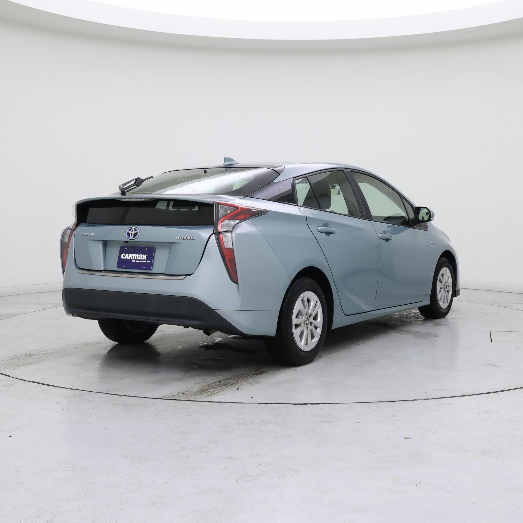 Thumbnail: 2016 Toyota Prius - 8