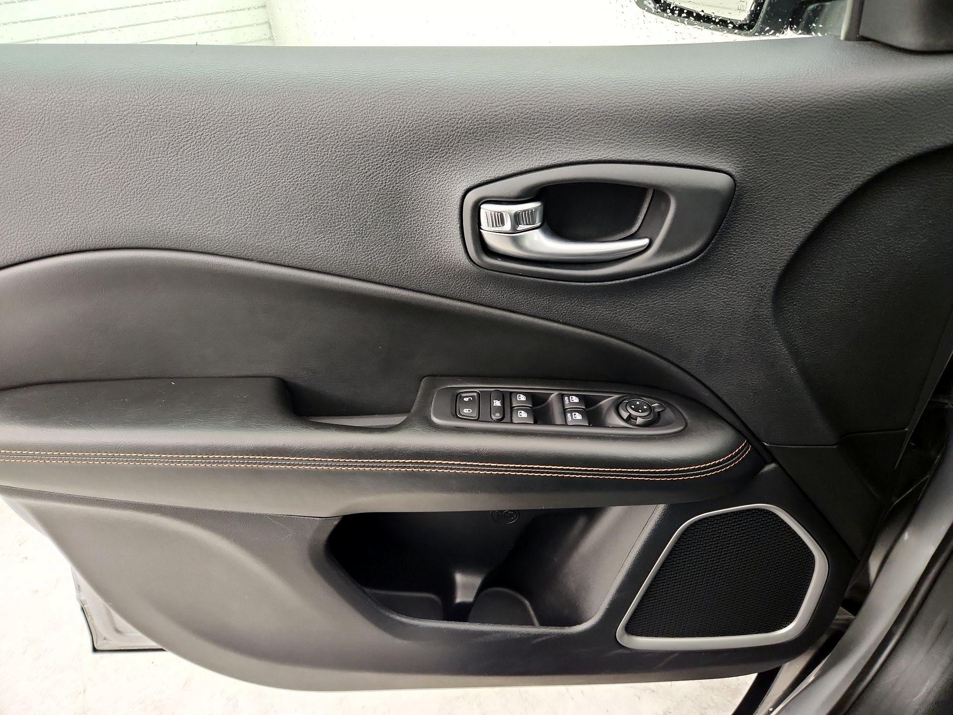 Thumbnail: 2019 Jeep Compass - 12