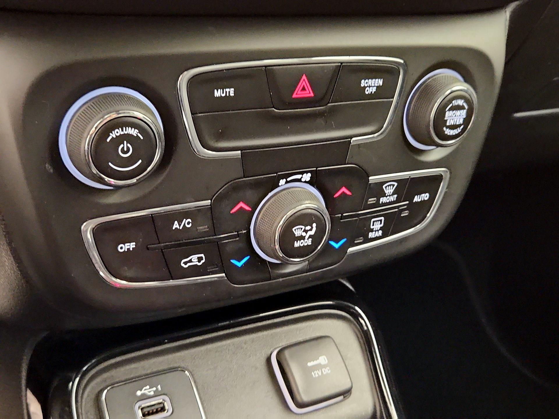 Thumbnail: 2019 Jeep Compass - 16