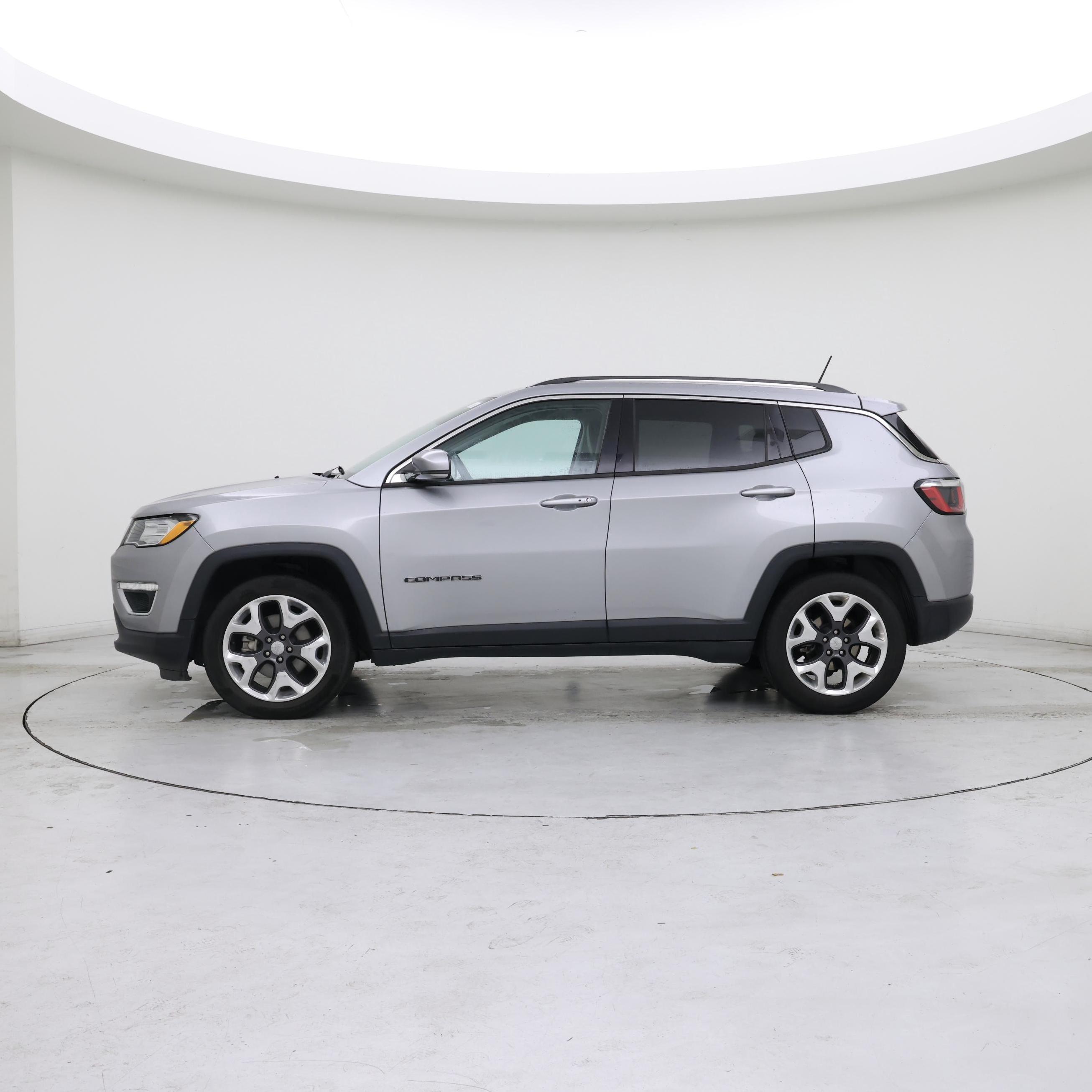 Thumbnail: 2019 Jeep Compass - 3