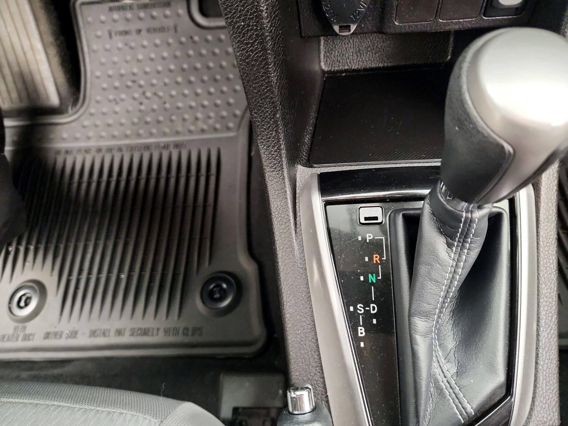 Thumbnail: 2014 Toyota Corolla - 16