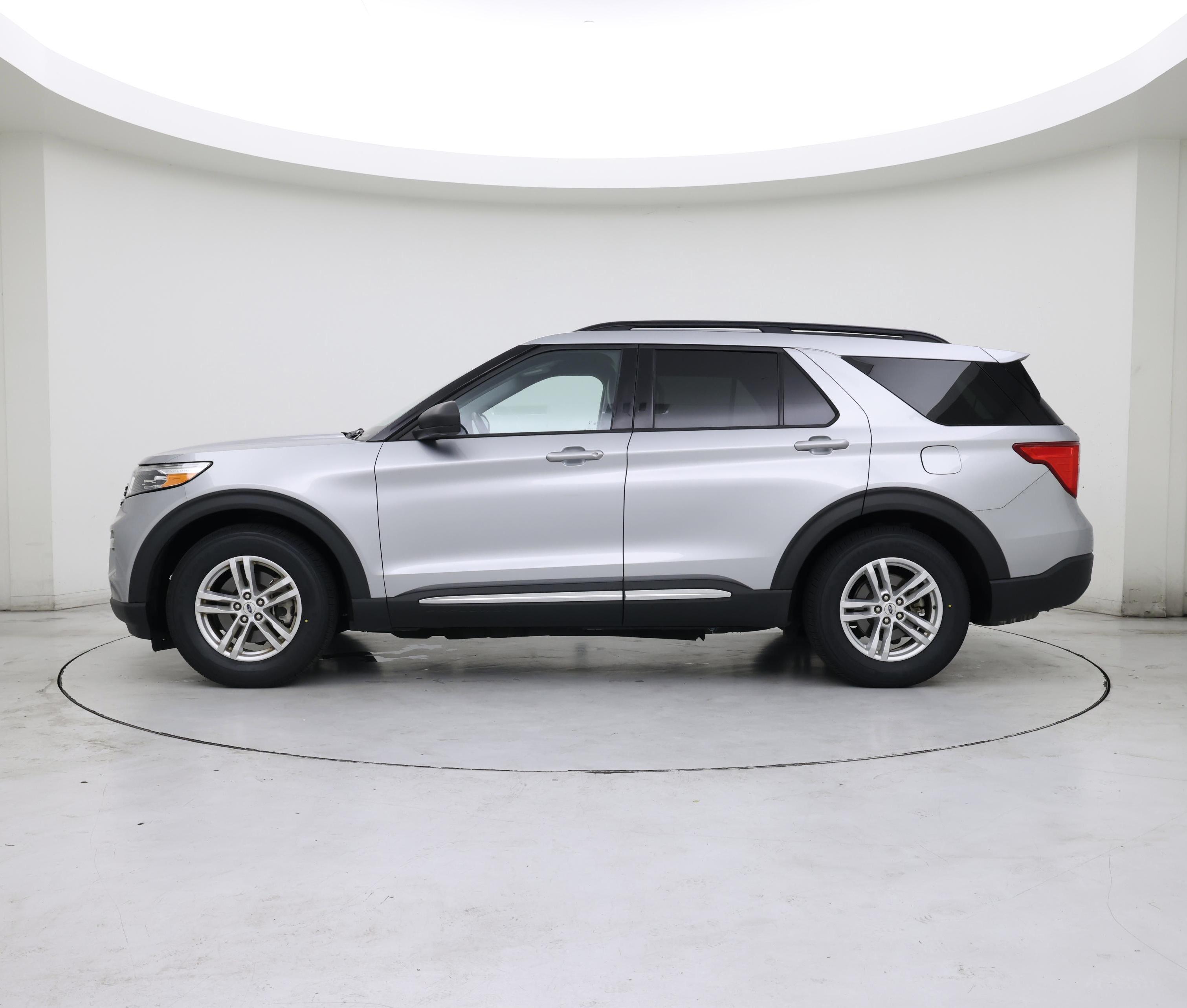 Thumbnail: 2021 Ford Explorer - 3
