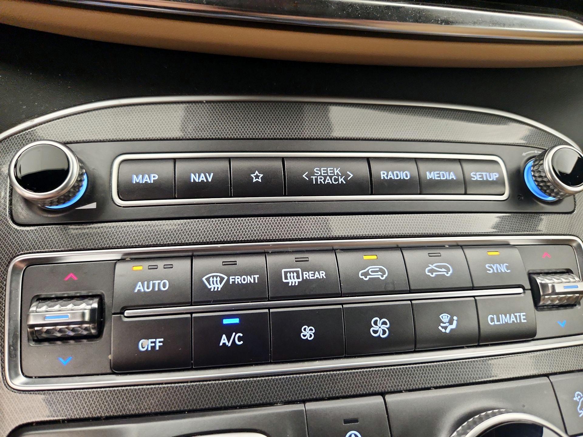 Thumbnail: 2022 Hyundai Santa Fe - 17