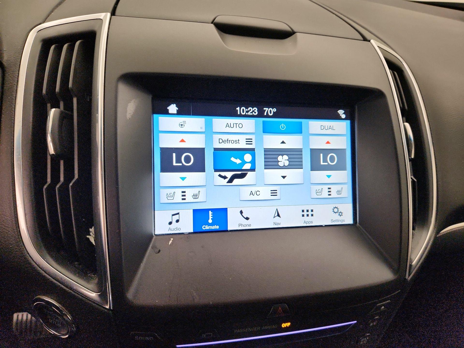 Thumbnail: 2018 Ford Edge - 17