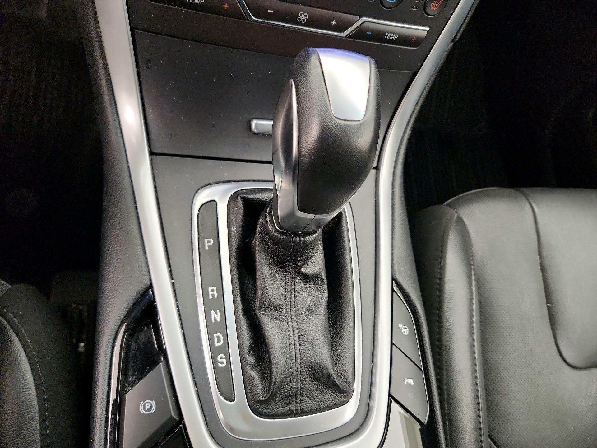 Thumbnail: 2018 Ford Edge - 18