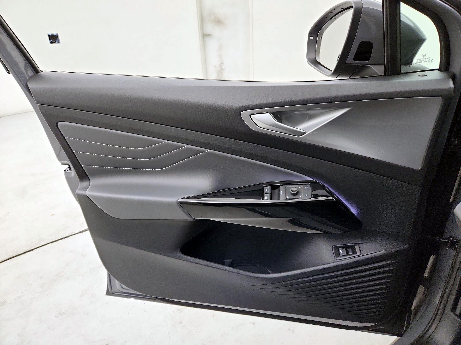 Thumbnail: 2023 Volkswagen ID.4 - 12
