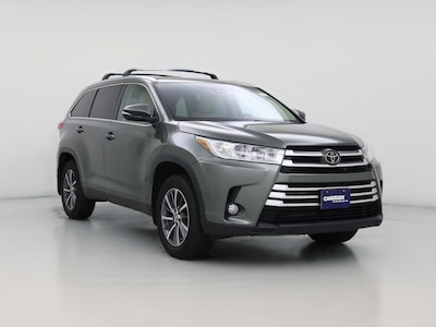 Green 2019 Toyota Highlander XLE