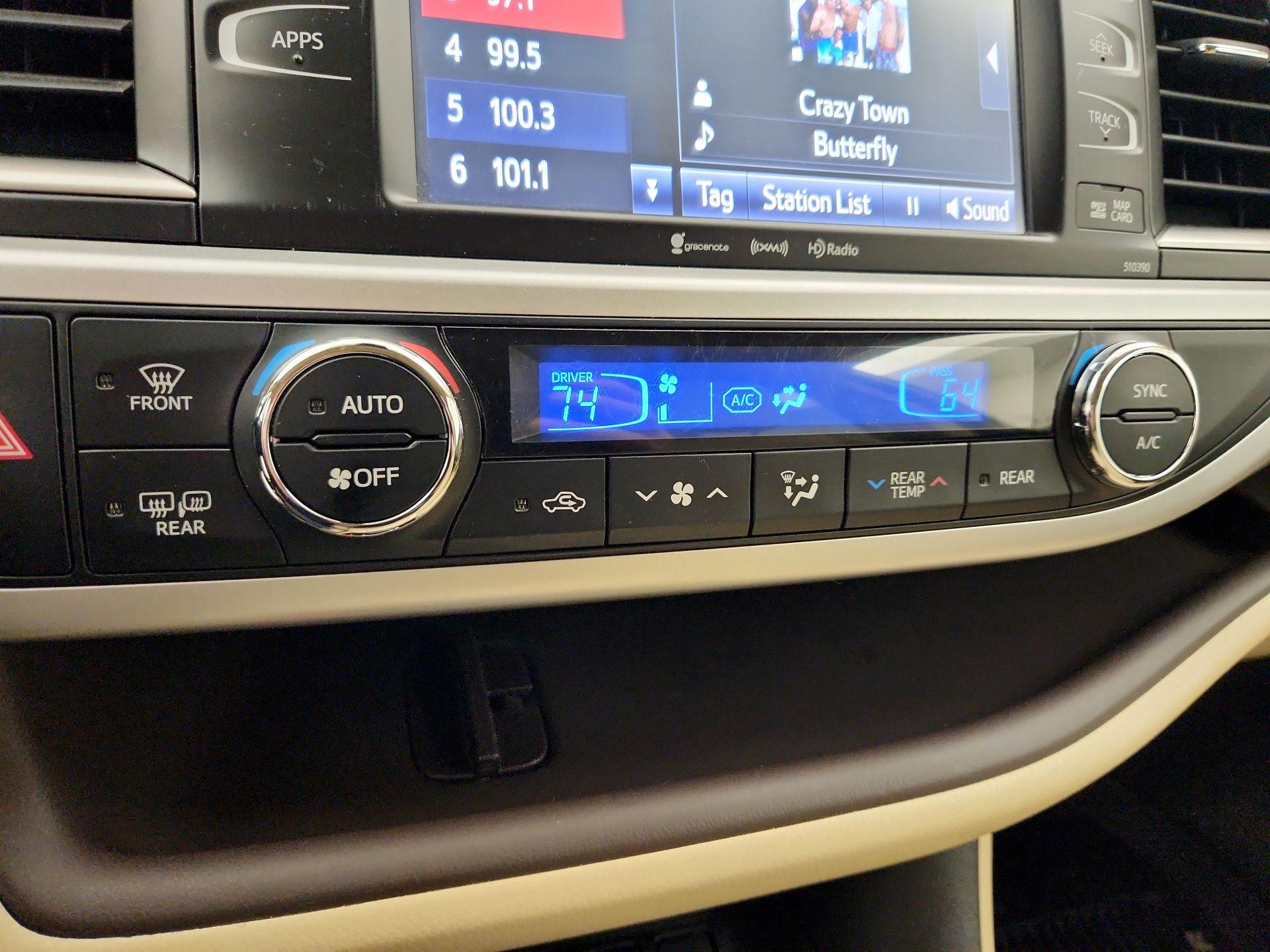 Thumbnail: 2019 Toyota Highlander - 16