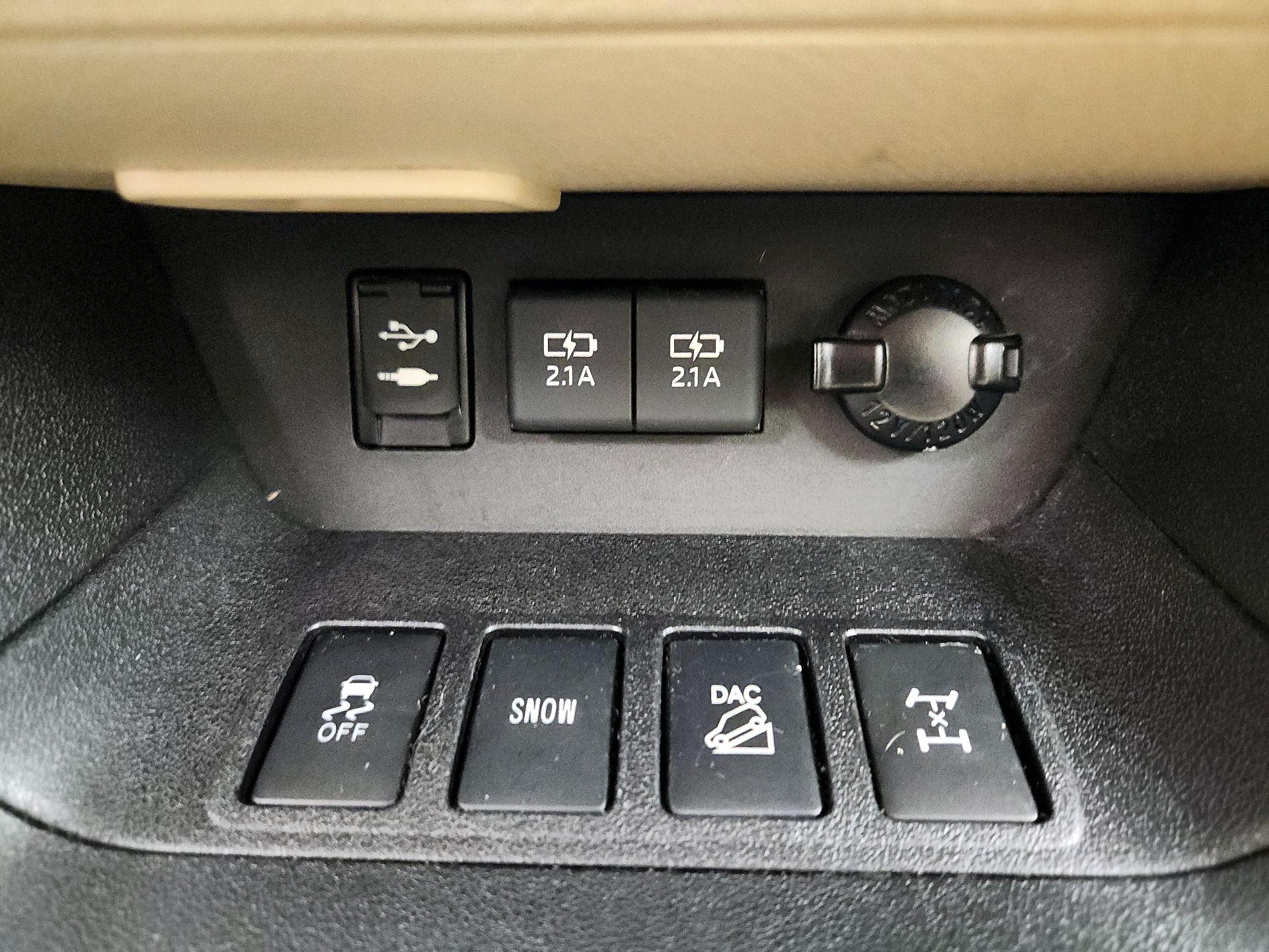 Thumbnail: 2019 Toyota Highlander - 18