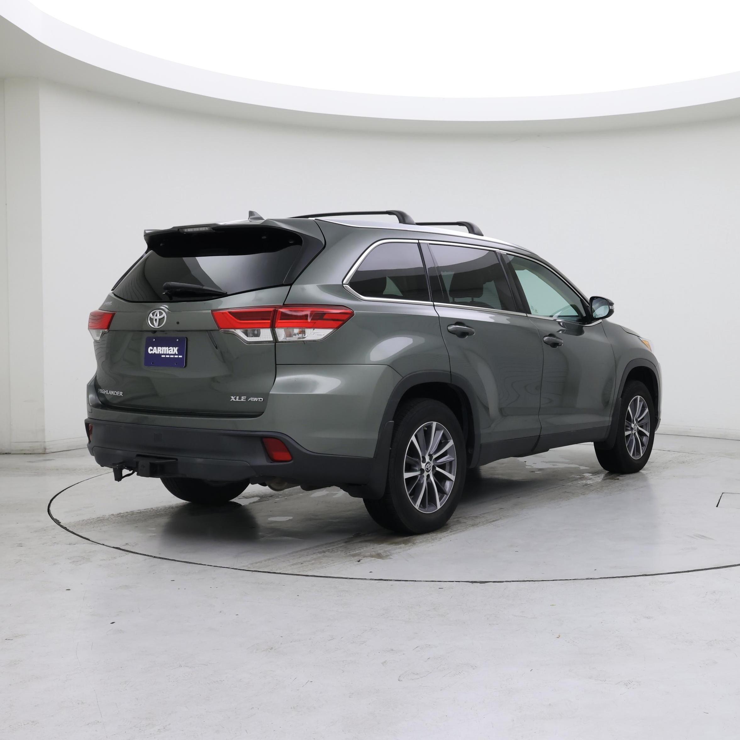 Thumbnail: 2019 Toyota Highlander - 8
