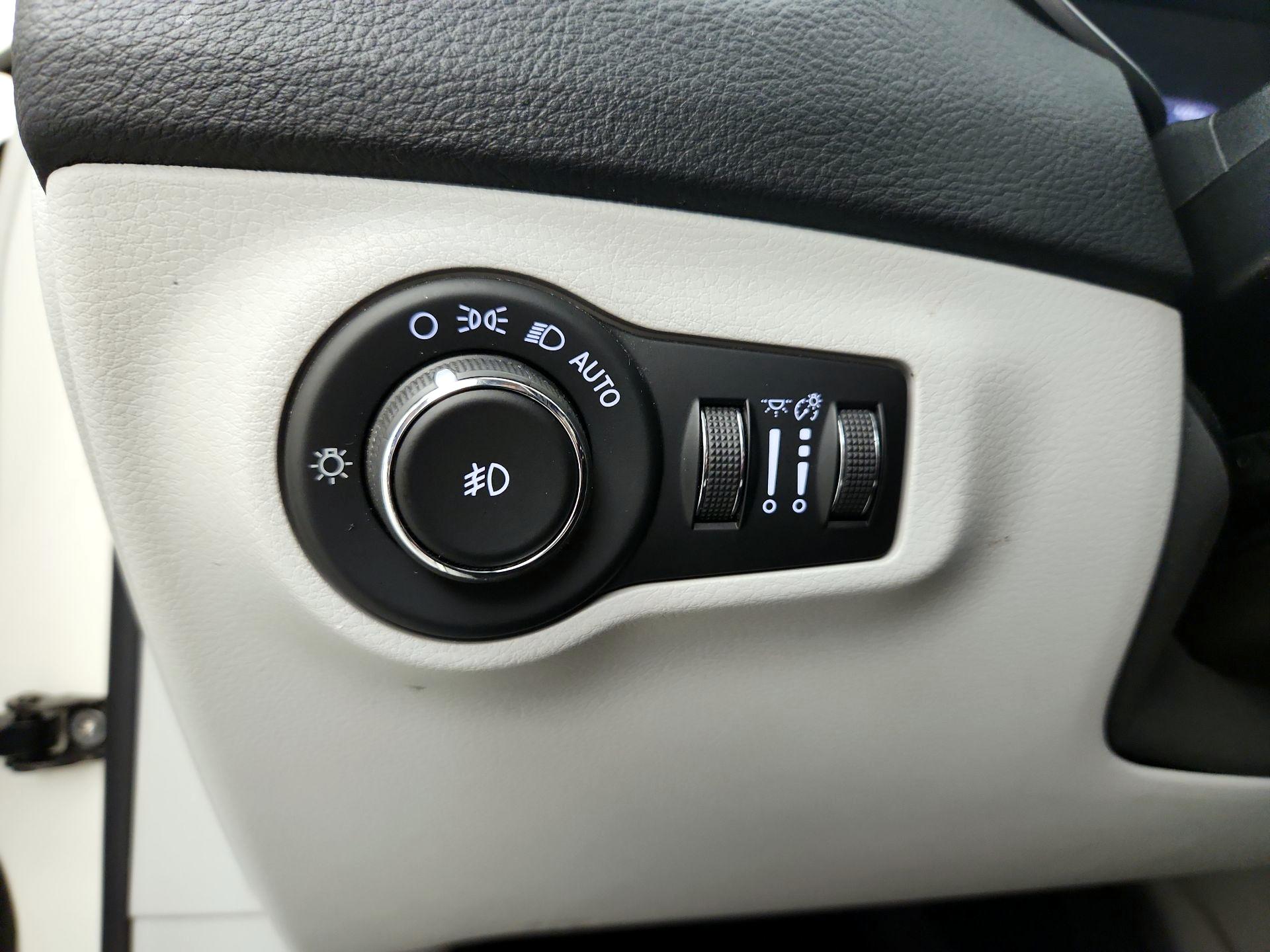 Thumbnail: 2021 Toyota Highlander - 13