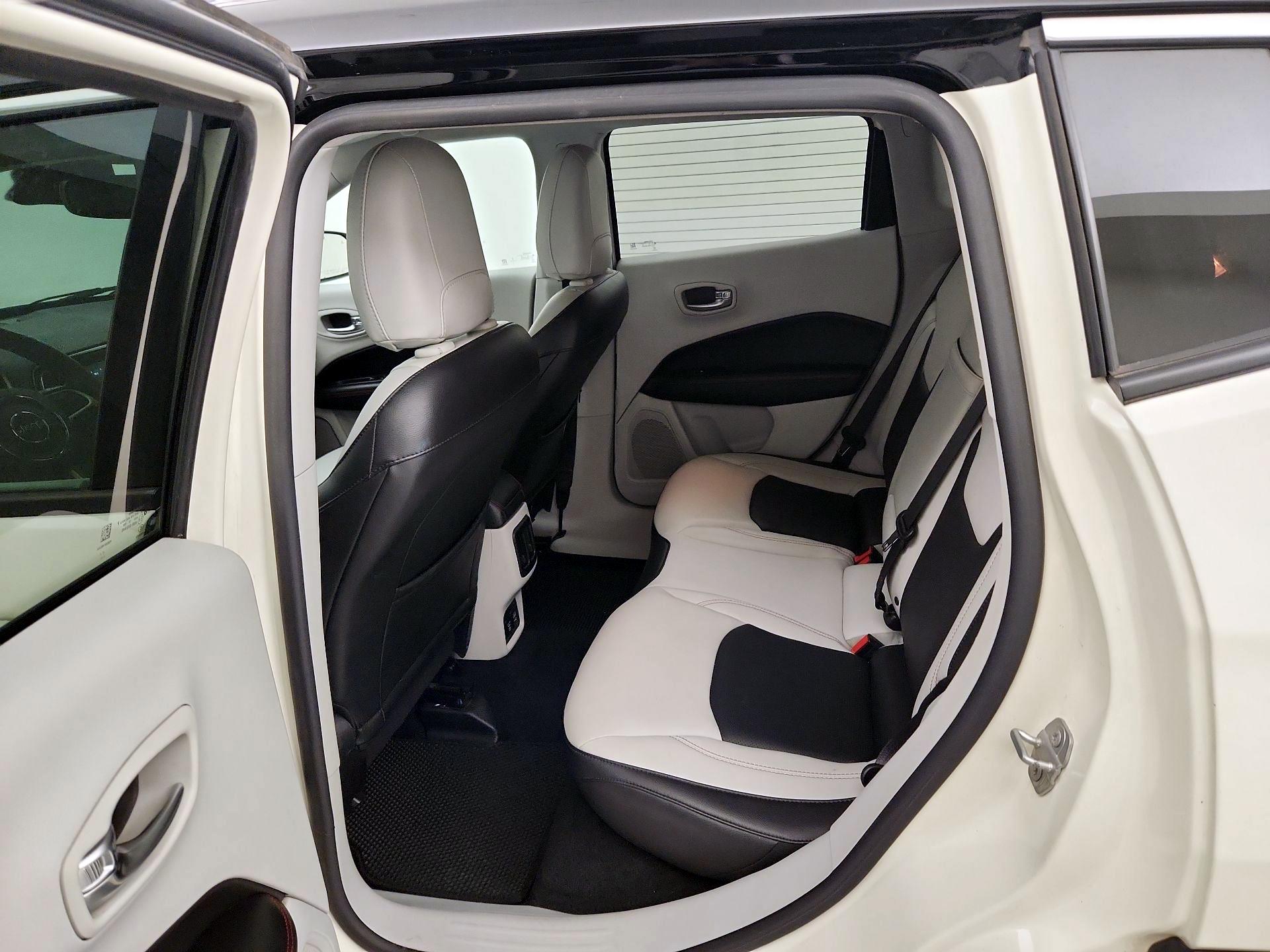 Thumbnail: 2021 Toyota Highlander - 19