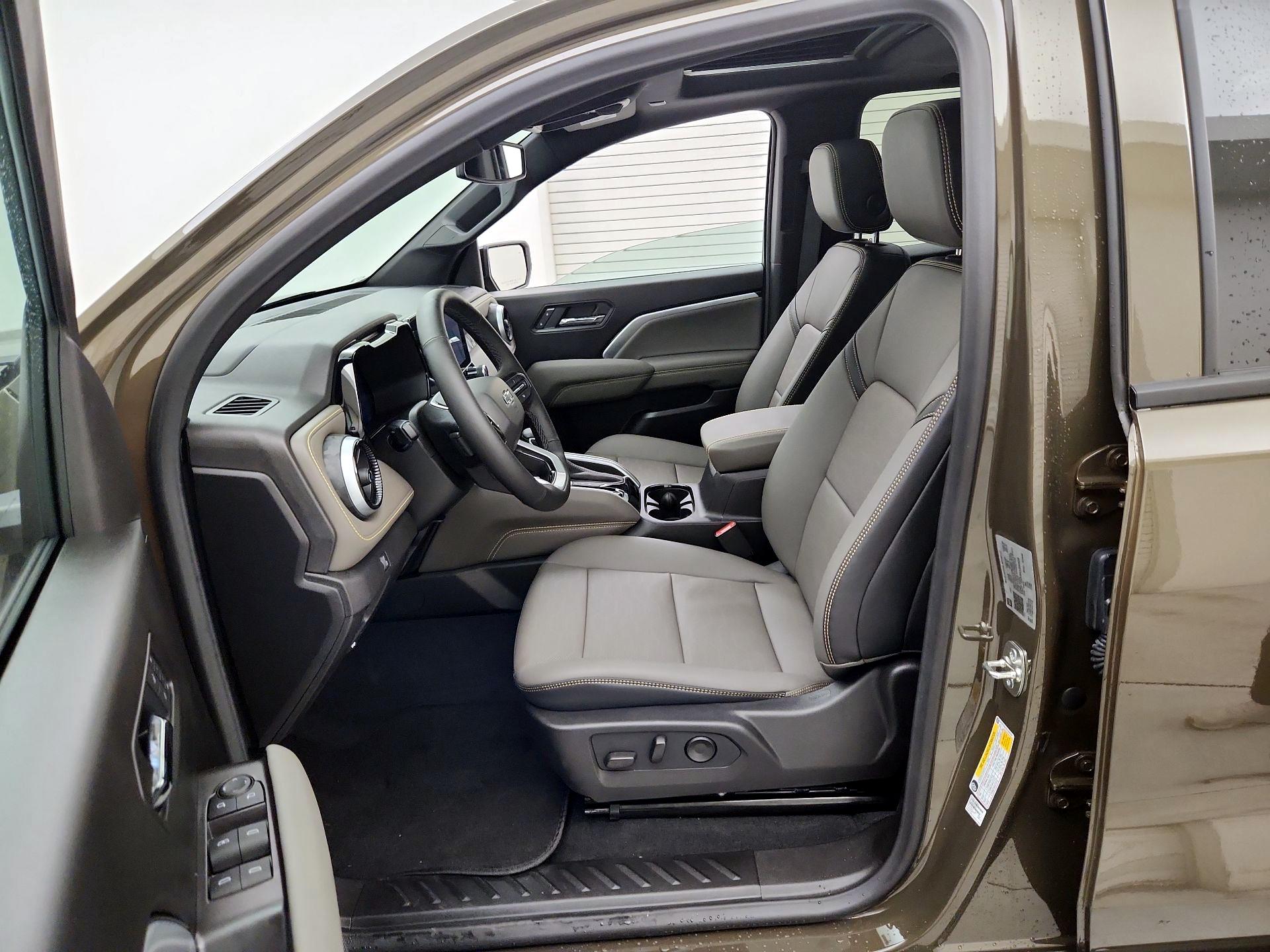 Thumbnail: 2025 Chevrolet Colorado - 11