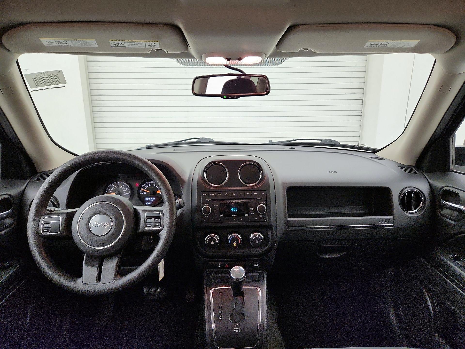Thumbnail: 2017 Jeep Patriot - 9