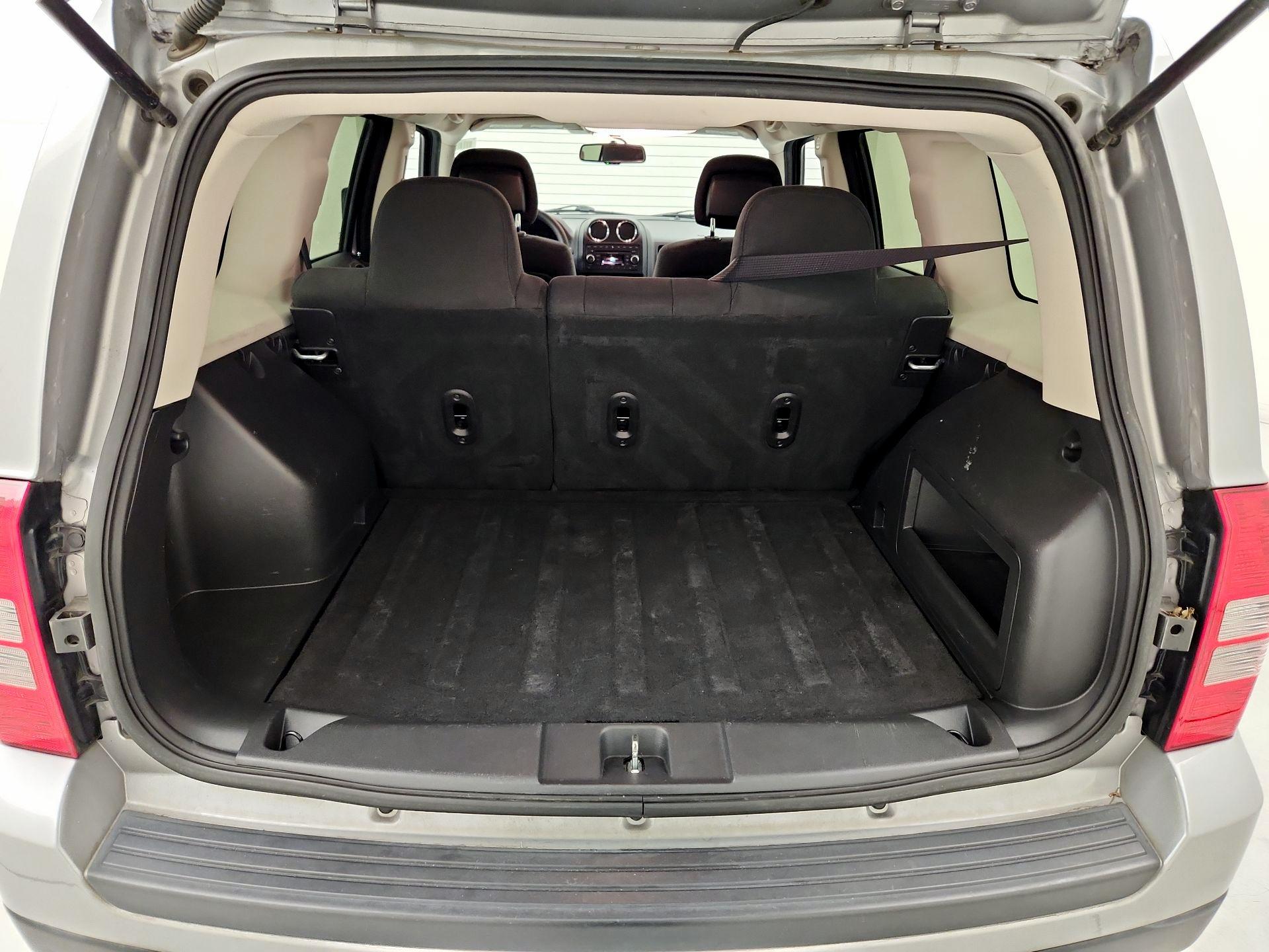 Thumbnail: 2017 Jeep Patriot - 18