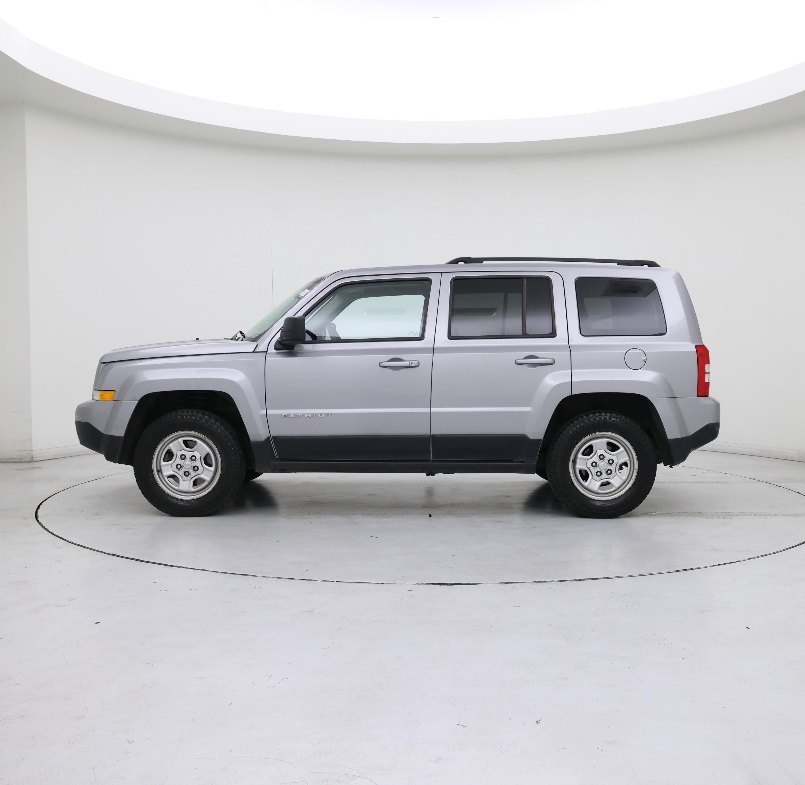 Thumbnail: 2017 Jeep Patriot - 3