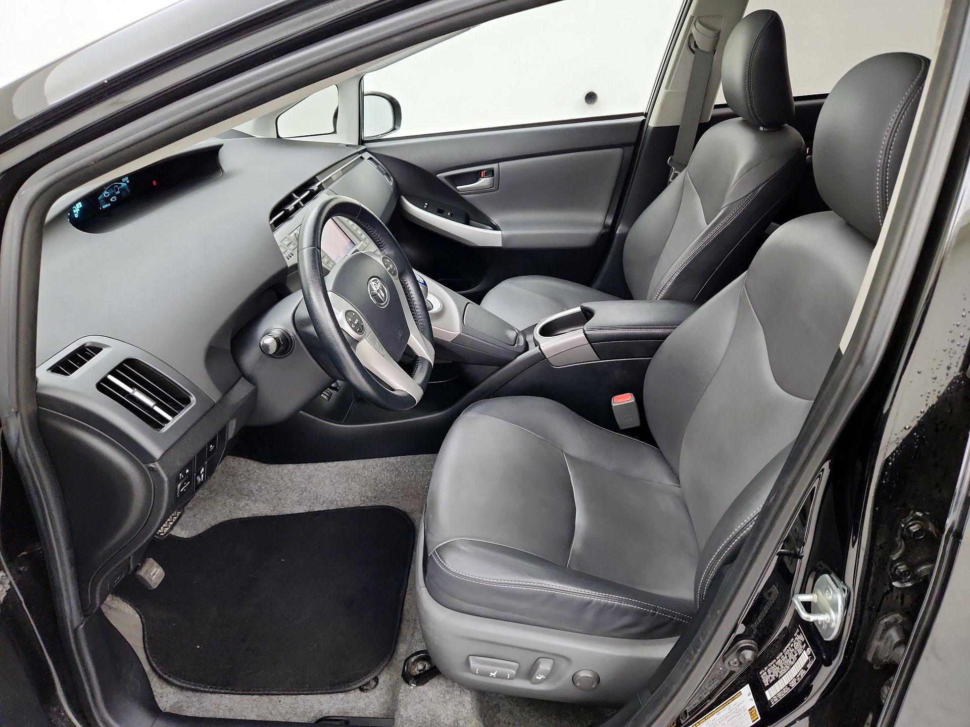 Thumbnail: 2014 Toyota Prius - 11