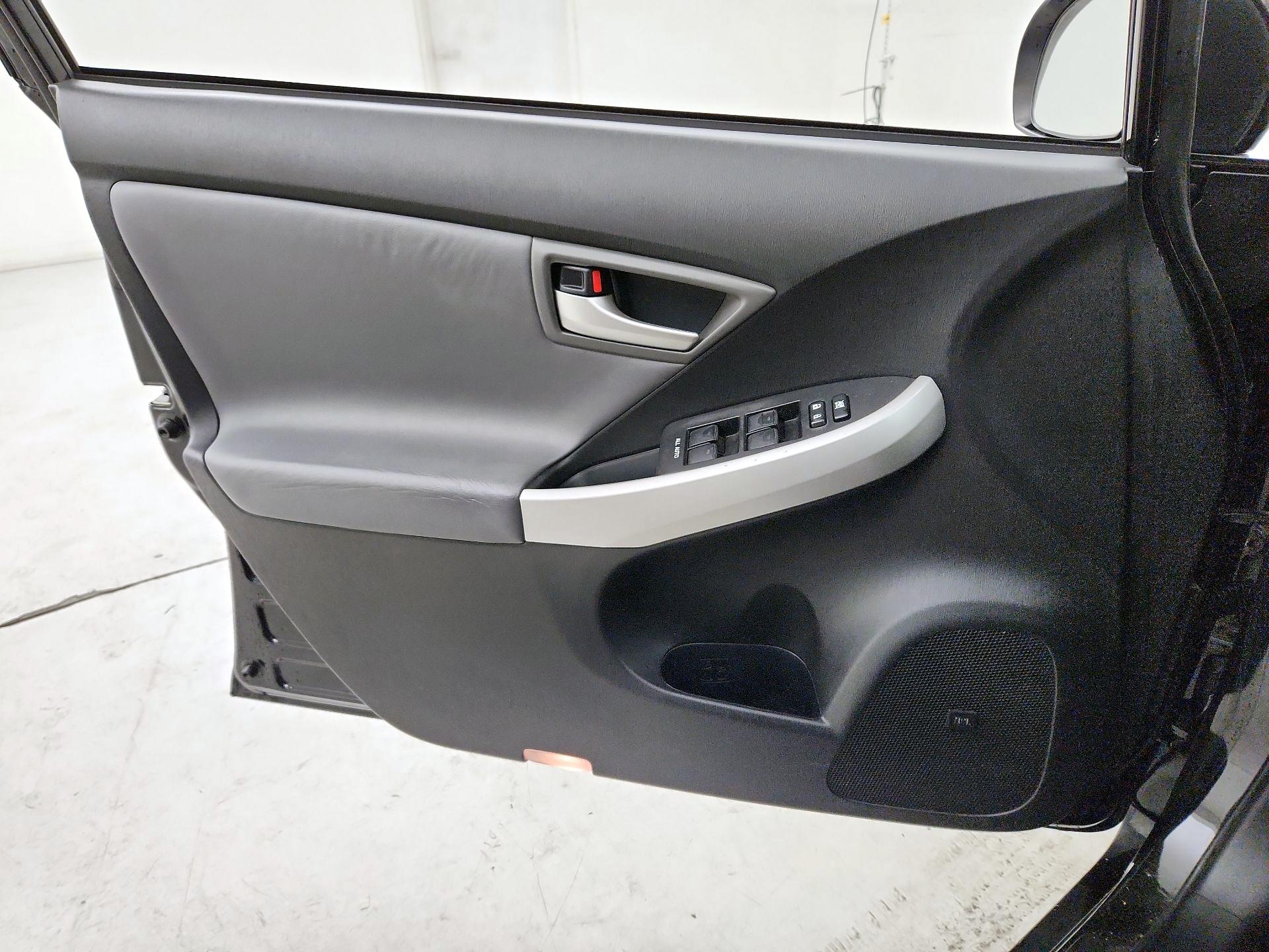 Thumbnail: 2014 Toyota Prius - 12
