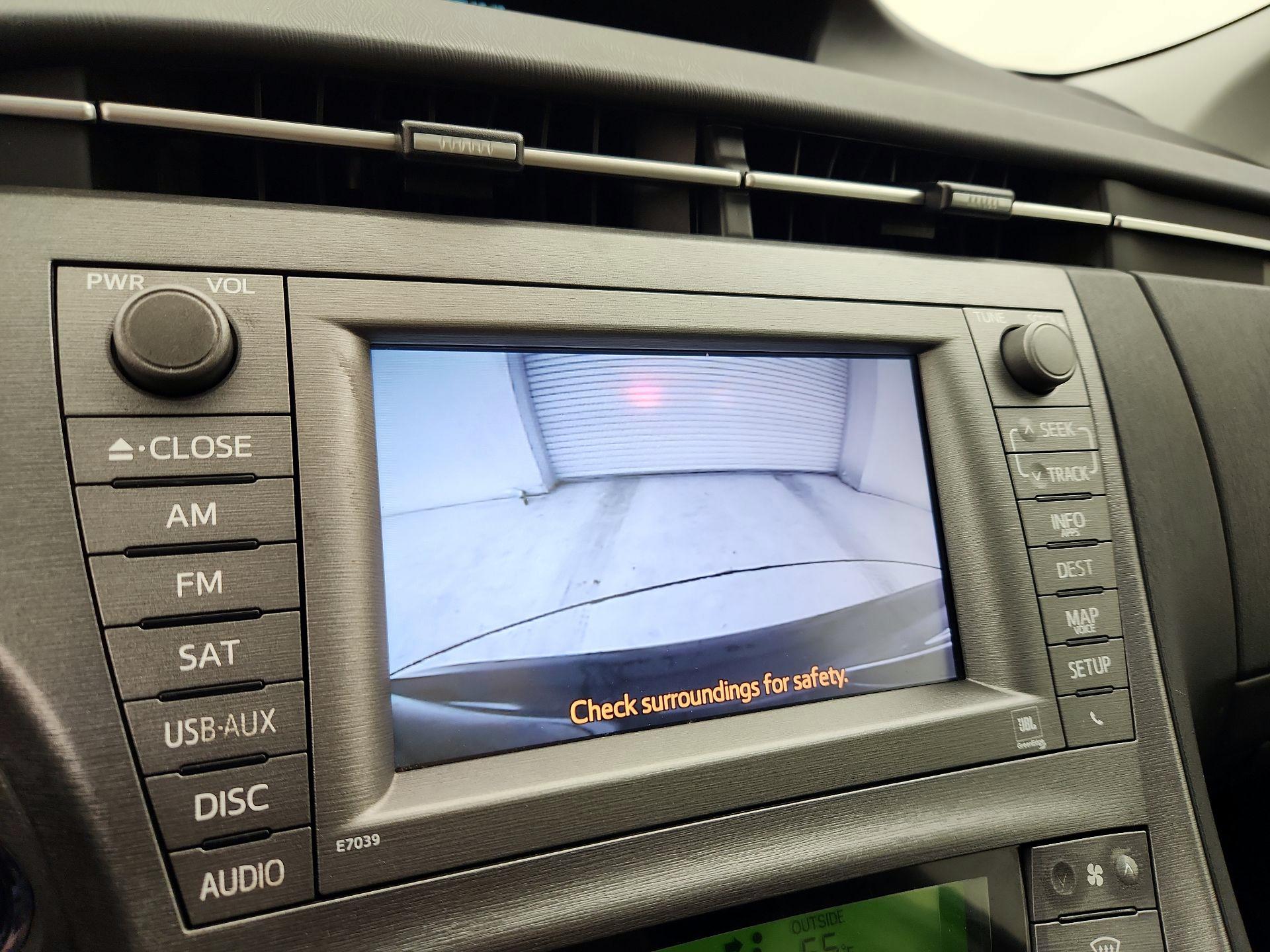 Thumbnail: 2014 Toyota Prius - 15