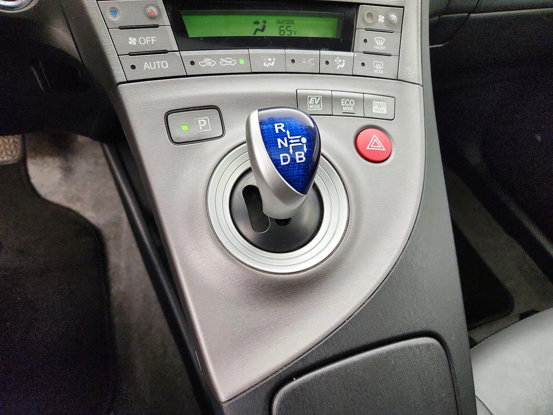 Thumbnail: 2014 Toyota Prius - 18
