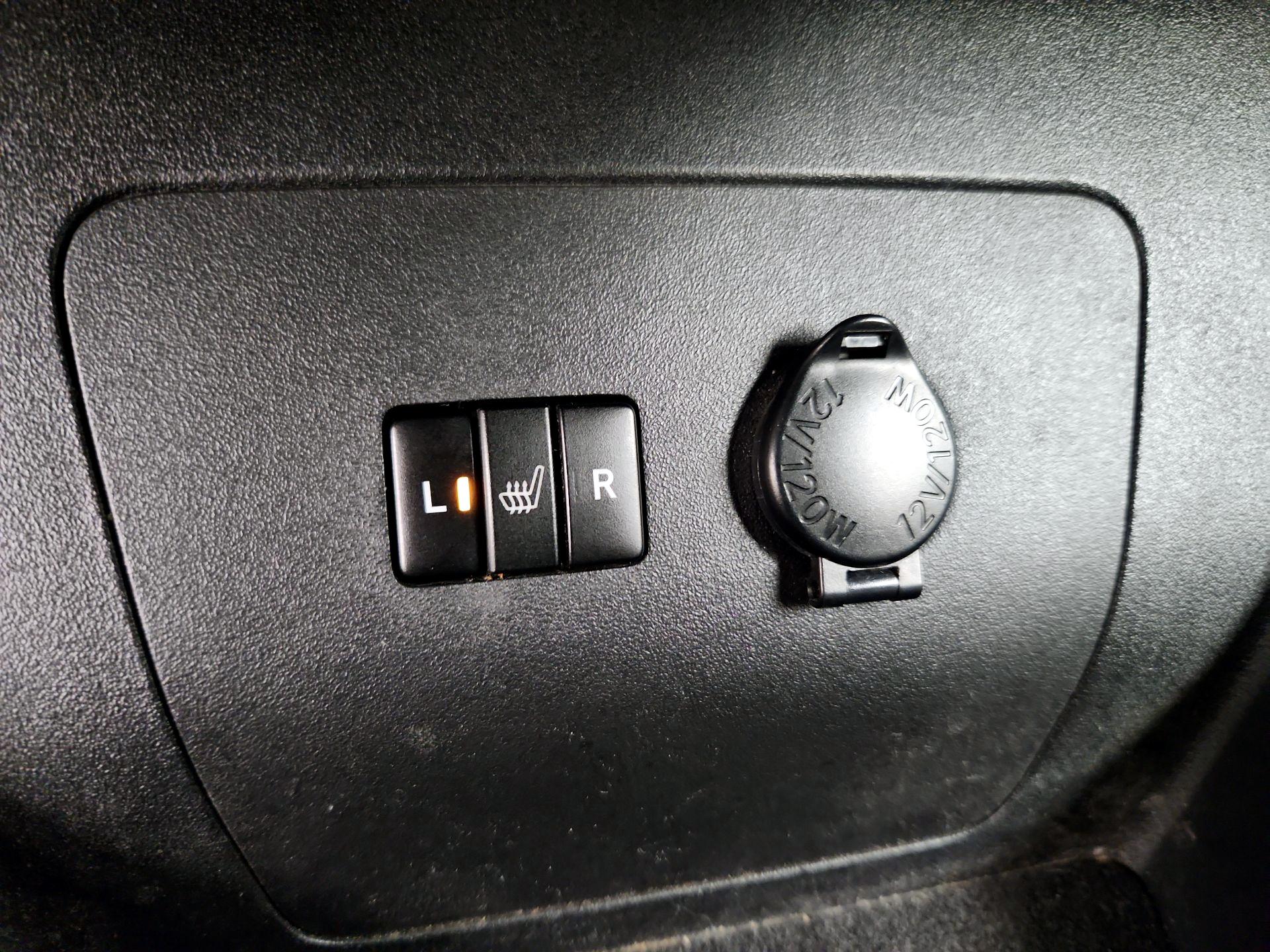 Thumbnail: 2014 Toyota Prius - 19