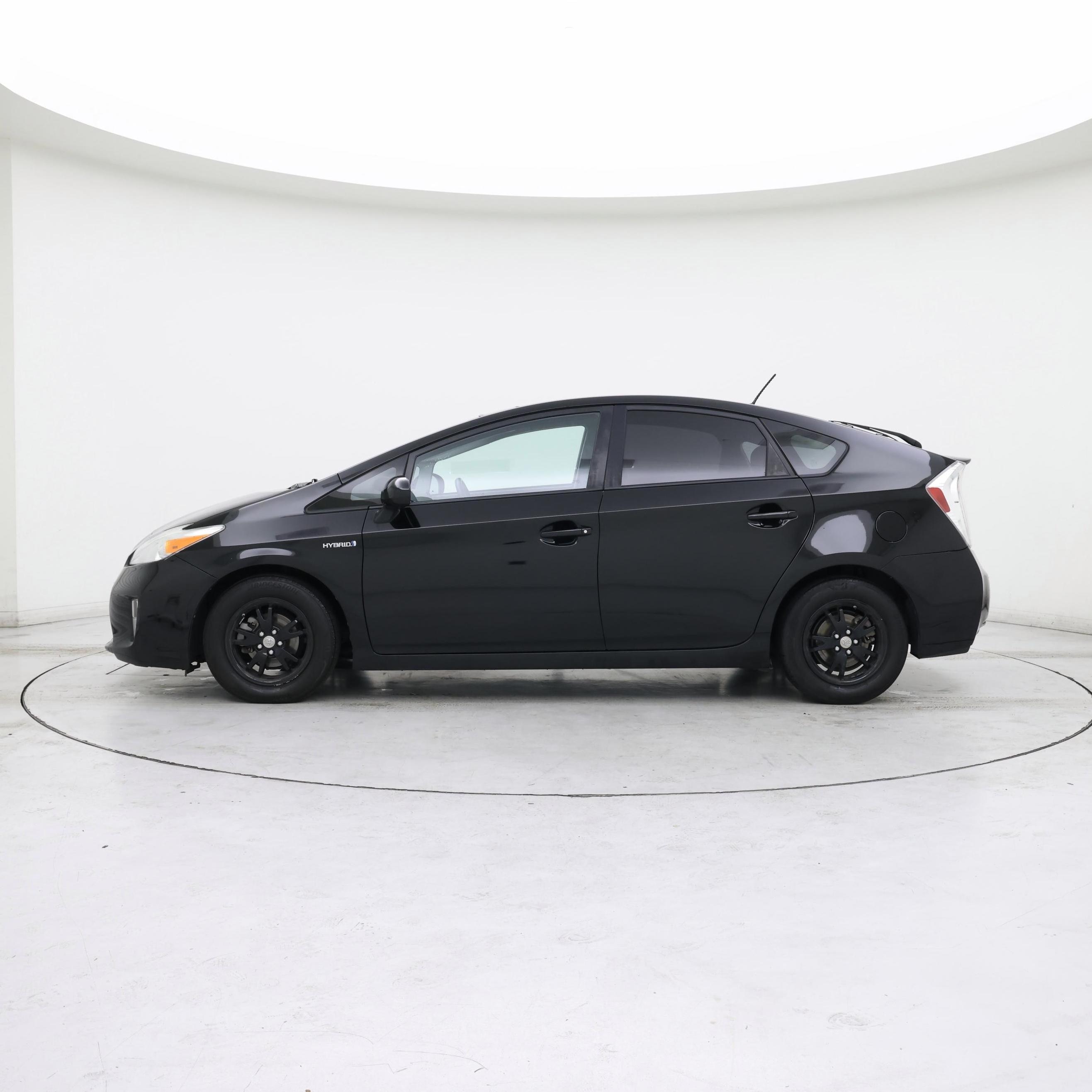 Thumbnail: 2014 Toyota Prius - 3