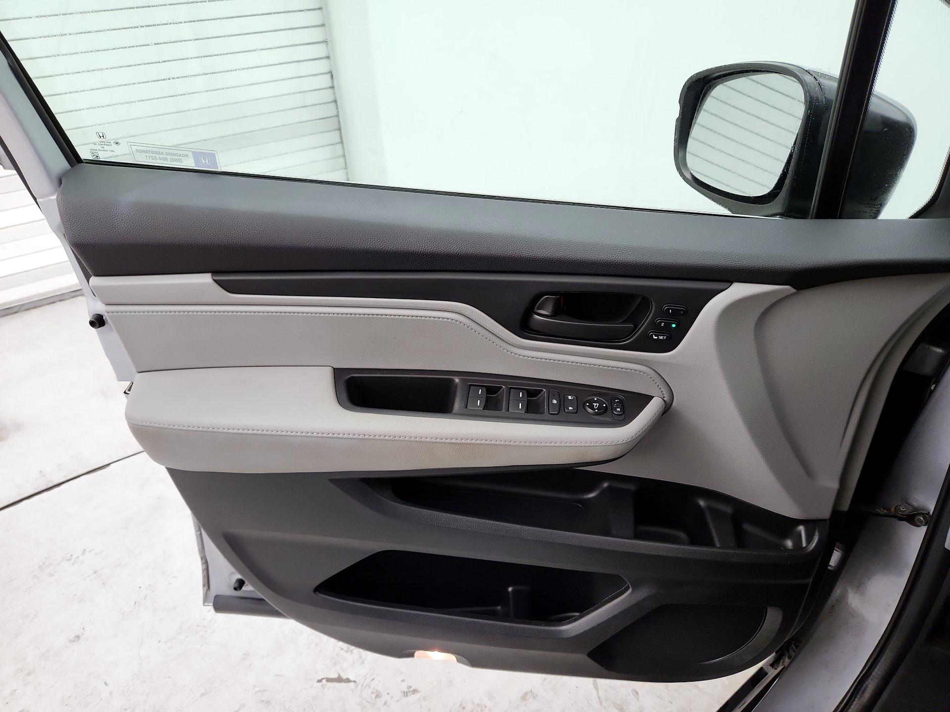 Thumbnail: 2018 Honda Odyssey - 12