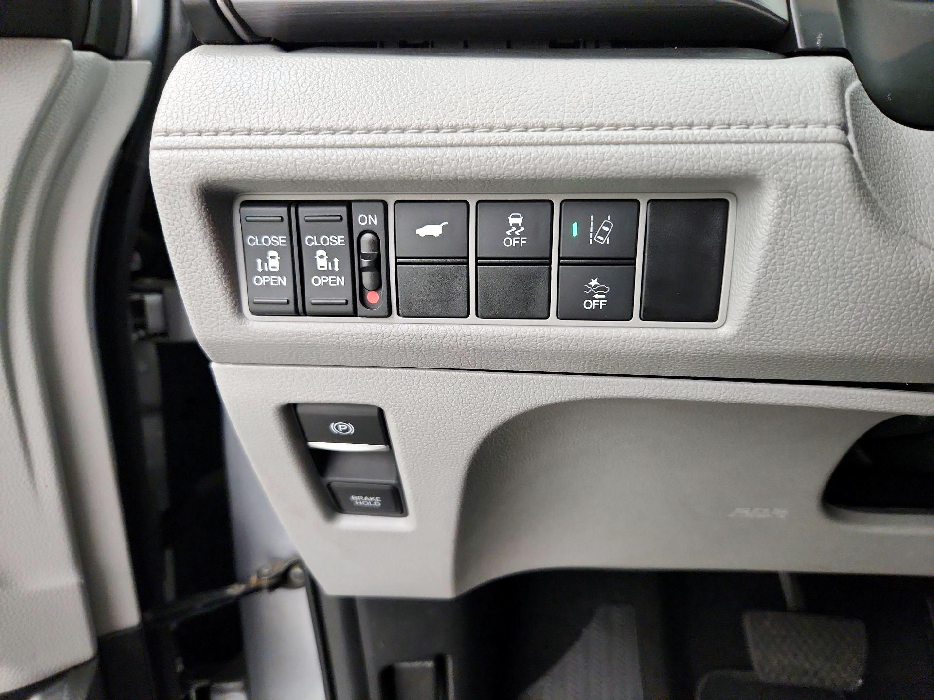 Thumbnail: 2018 Honda Odyssey - 13