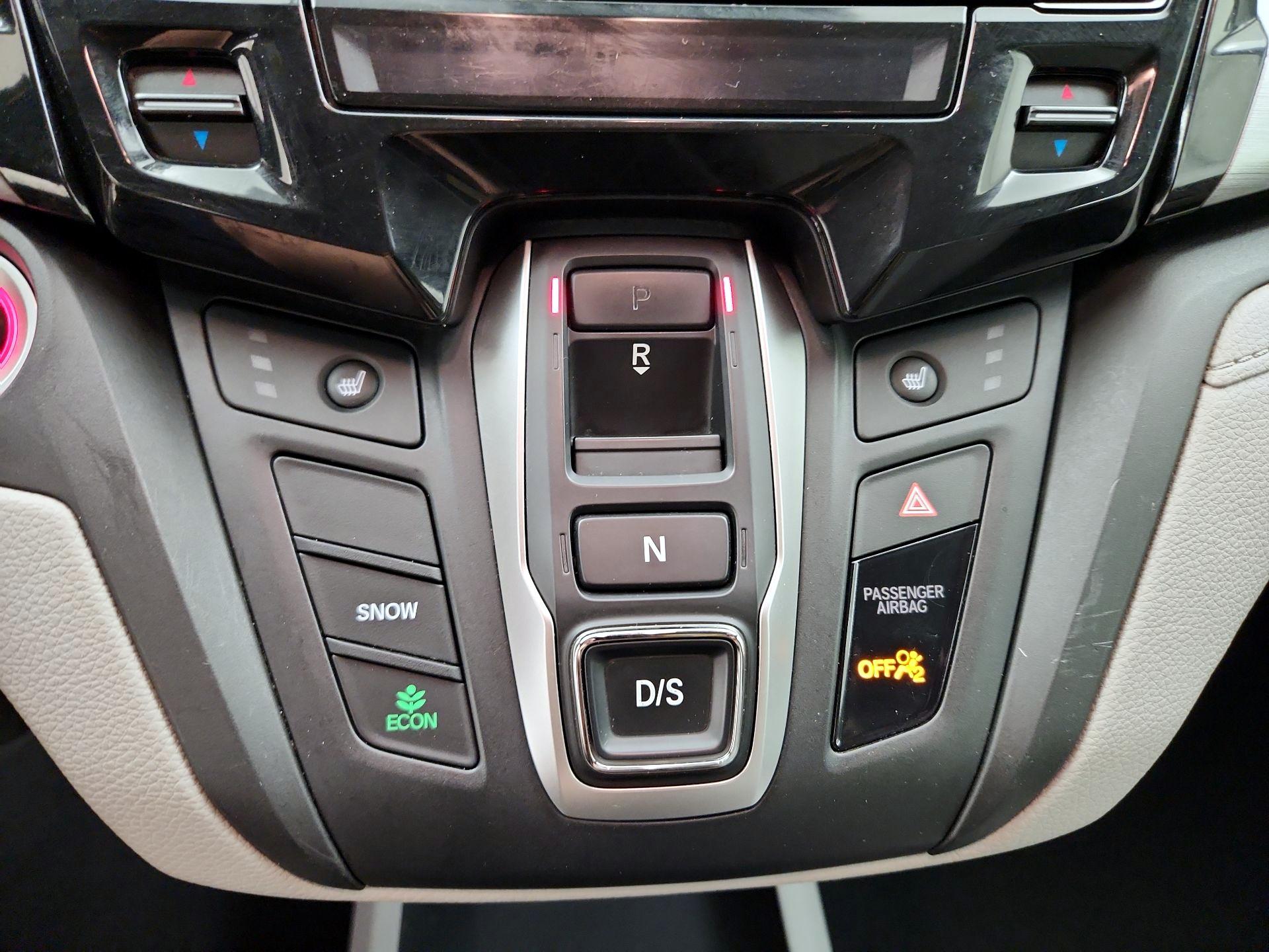 Thumbnail: 2018 Honda Odyssey - 17