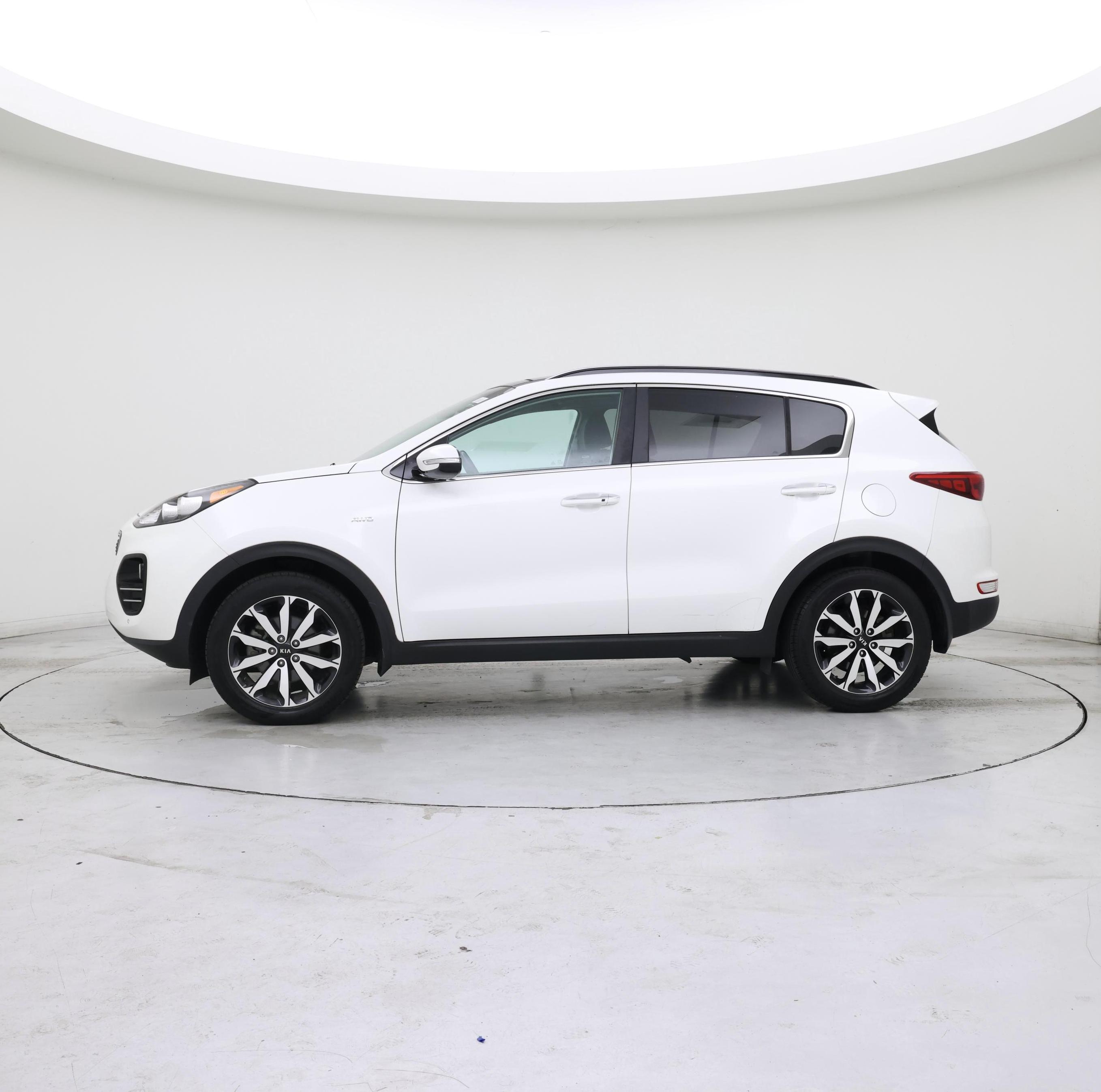 Thumbnail: 2019 Kia Sportage - 3