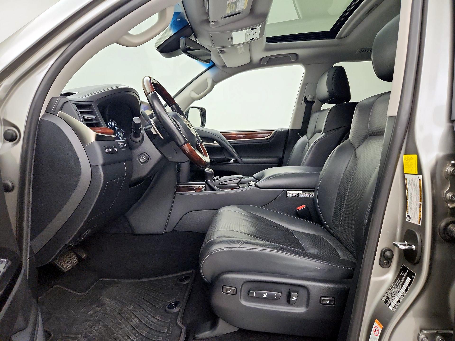 Thumbnail: 2019 Lexus LX - 11