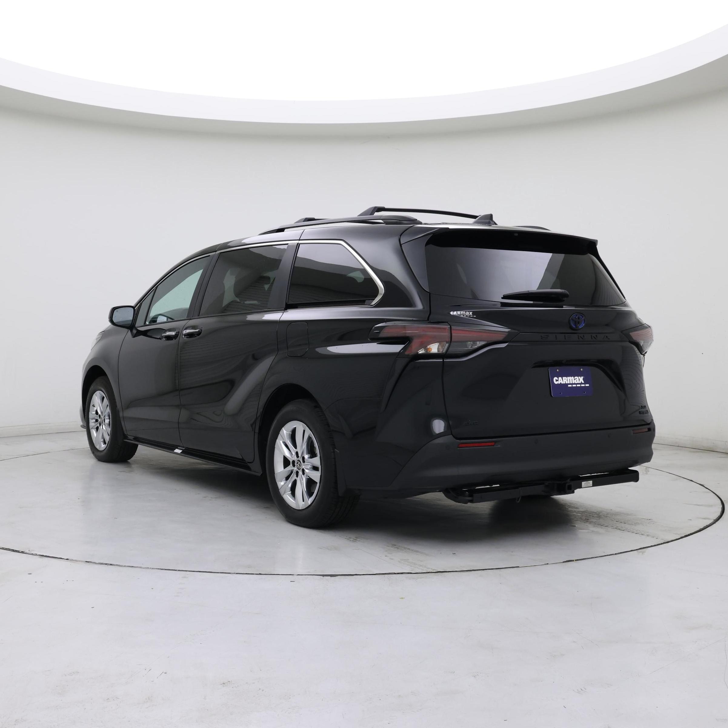 Thumbnail: 2023 Toyota Sienna - 2