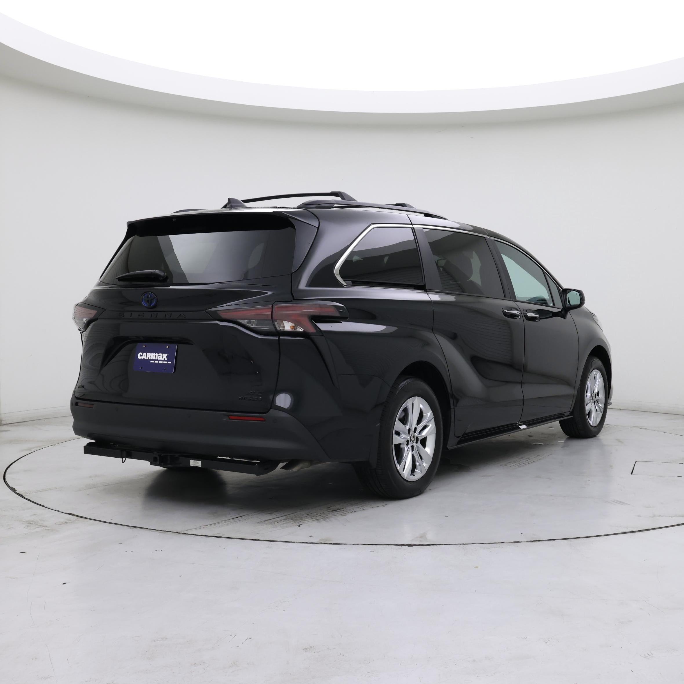 Thumbnail: 2023 Toyota Sienna - 8
