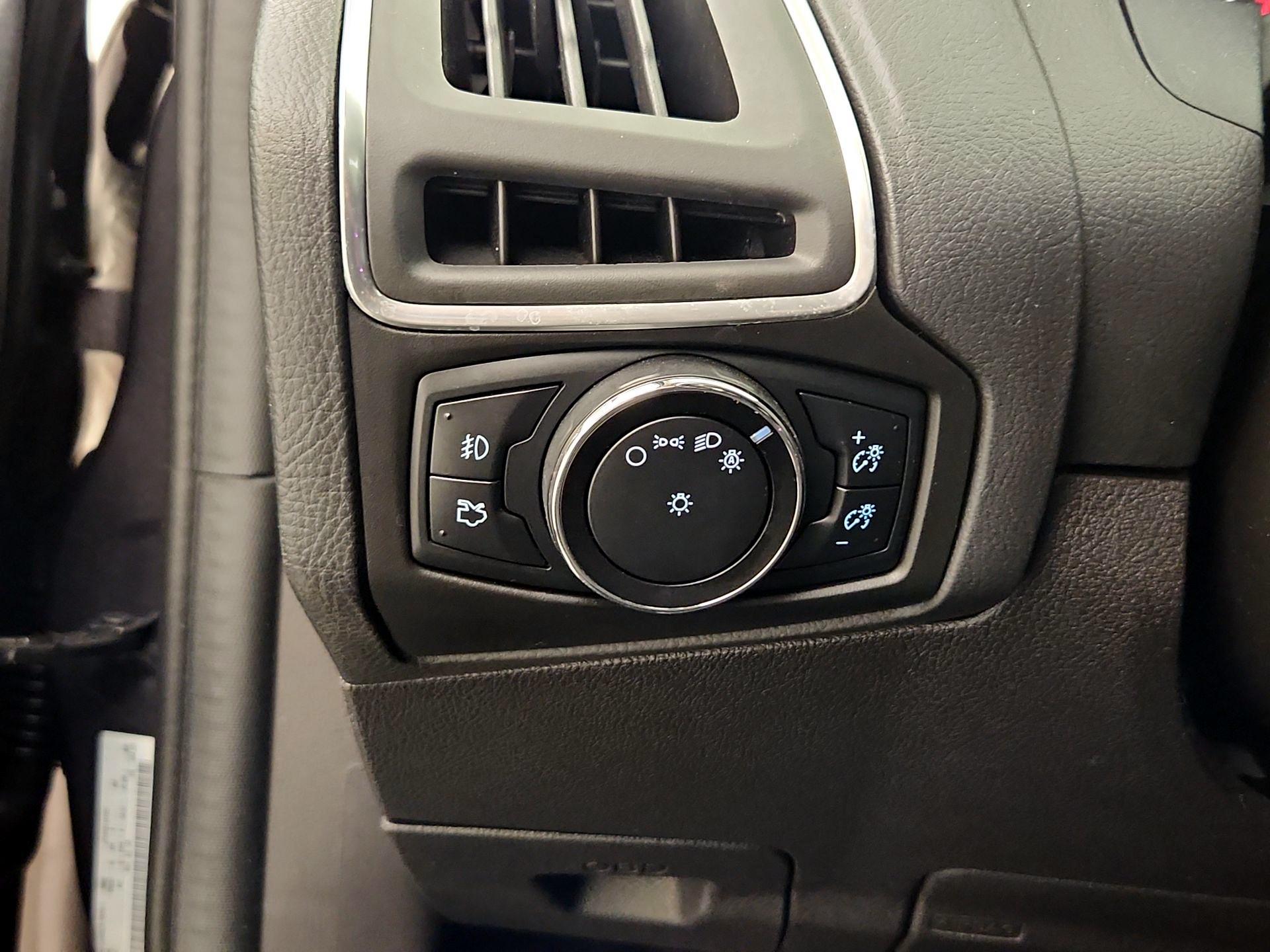 Thumbnail: 2014 Ford Focus - 13