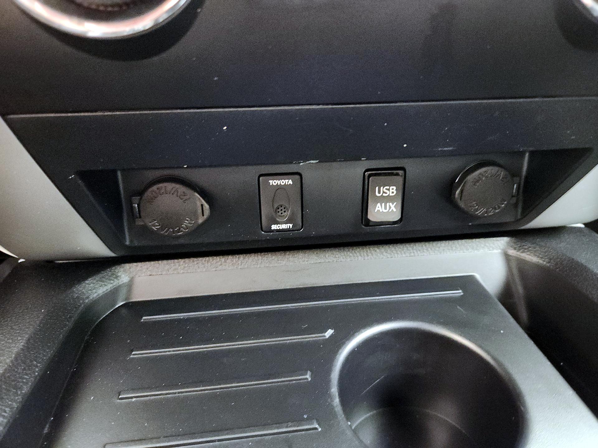 Thumbnail: 2019 Toyota Tundra - 19