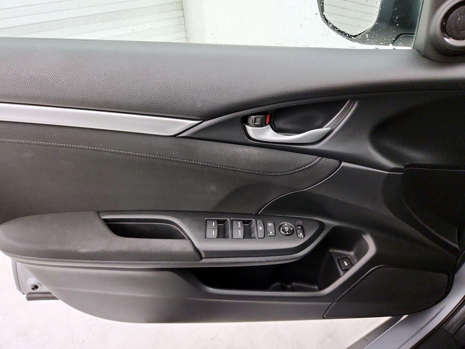 Thumbnail: 2017 Honda Civic - 12