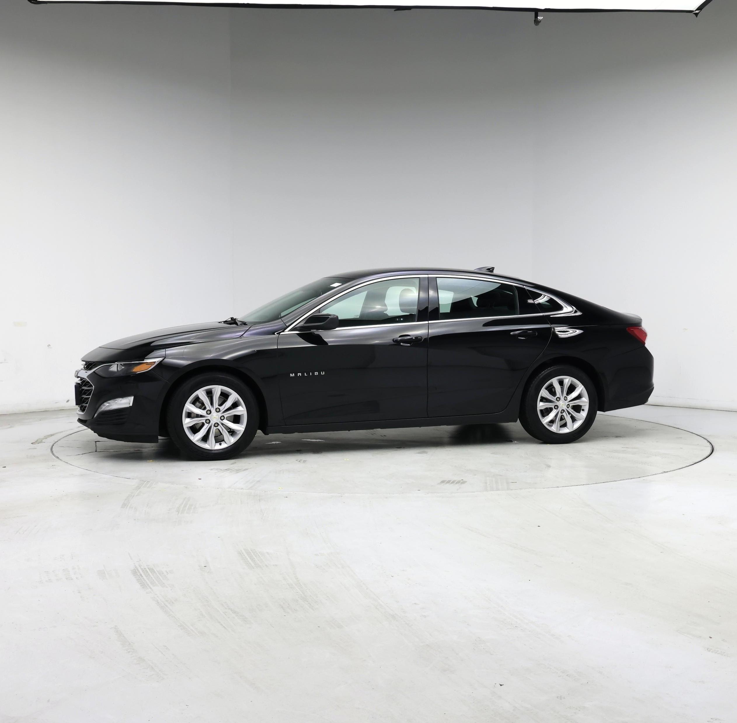 Thumbnail: 2020 Chevrolet Malibu - 3