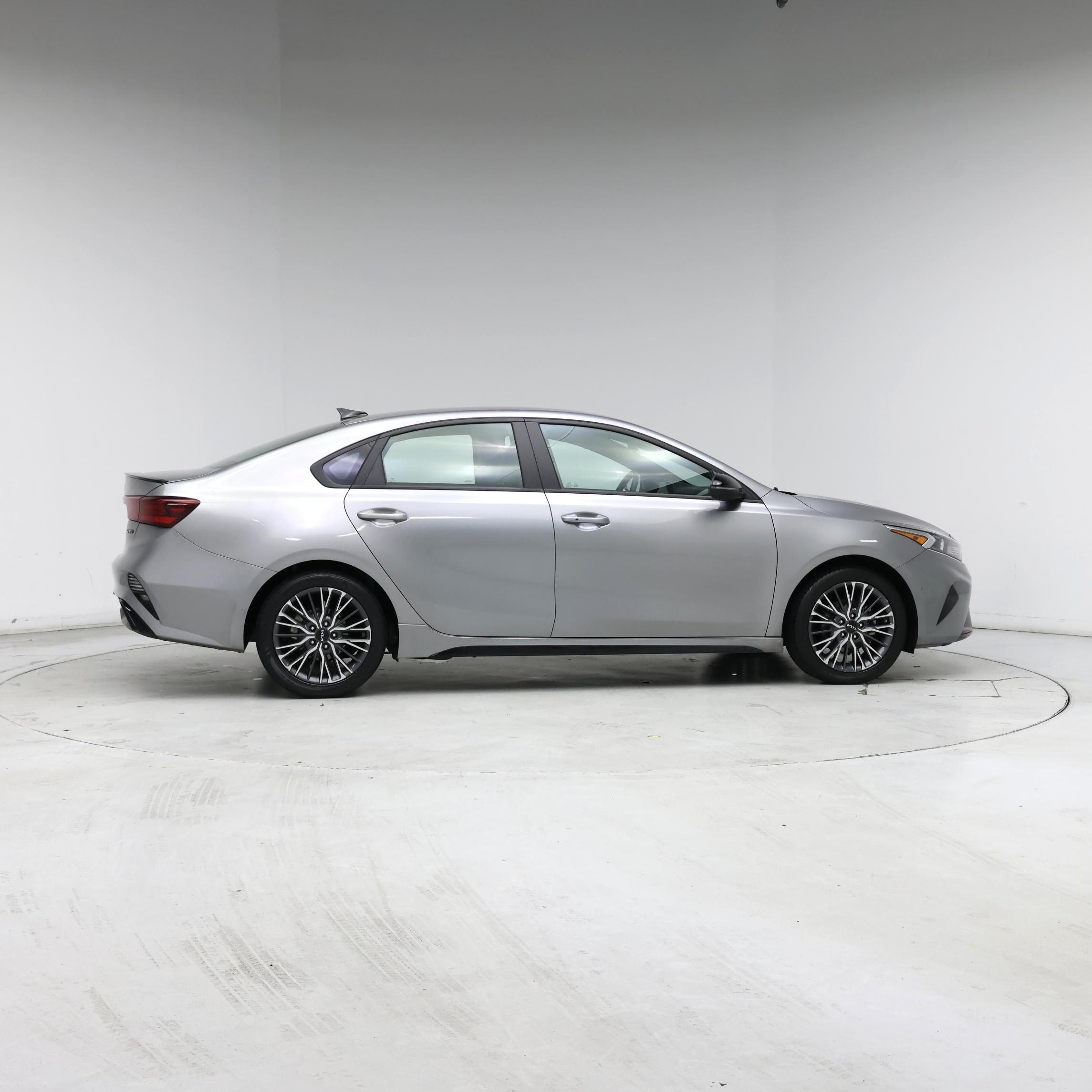 Thumbnail: 2023 Kia Forte - 7