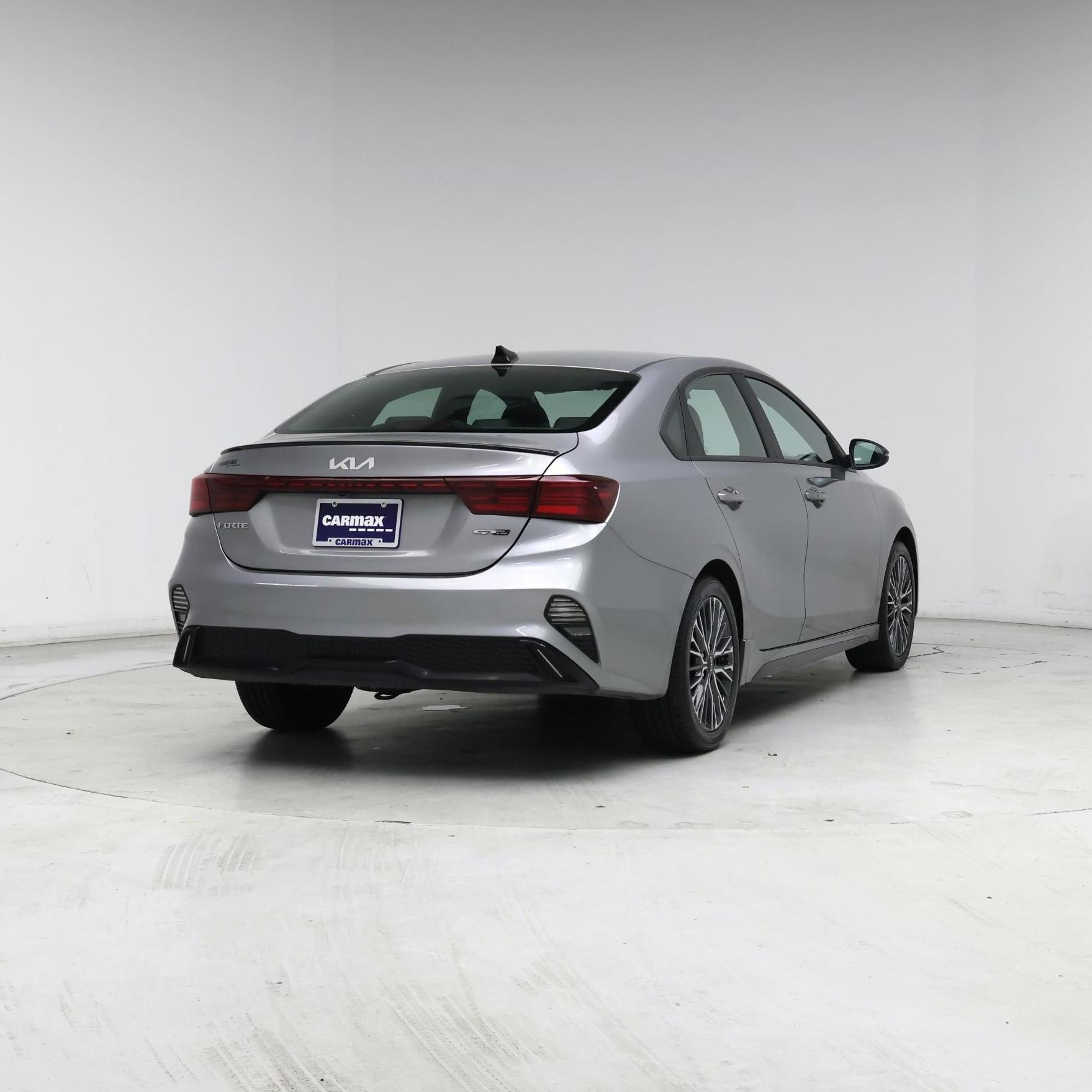 Thumbnail: 2023 Kia Forte - 8