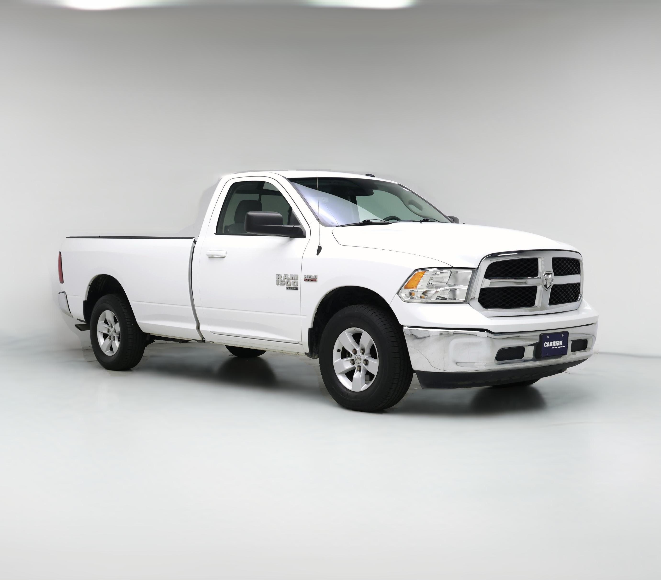Thumbnail: 2020 RAM 1500 Classic - 1