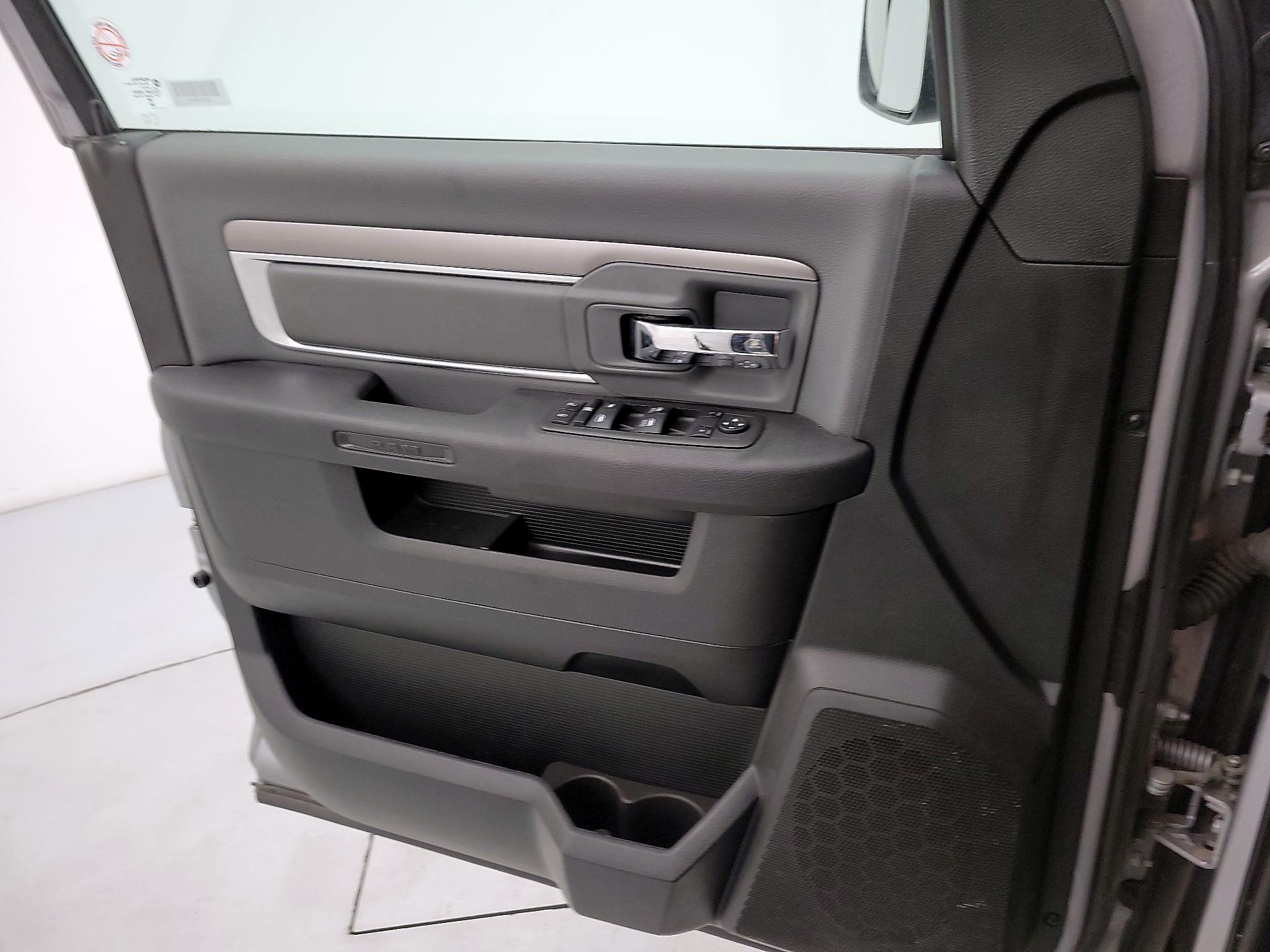 Thumbnail: 2023 RAM 1500 Classic - 12